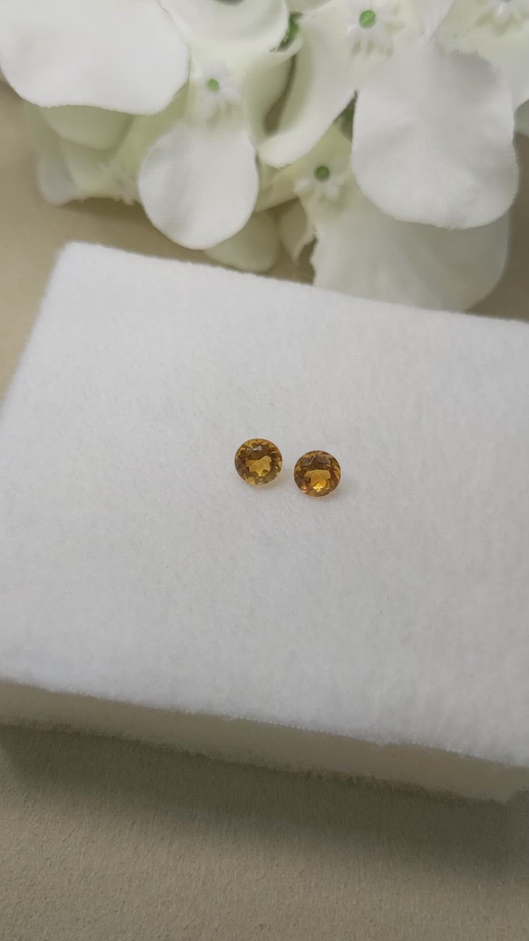 0.96&nbsp;Ct.Tw.Total Carat Weight Yellowish Orange Madeira Citrine Pair from Brazil Size Video
