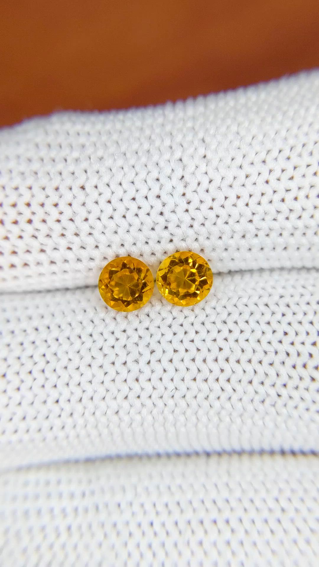 0.96&nbsp;Ct.Tw.Total Carat Weight Yellowish Orange Madeira Citrine Pair from Brazil Size Video