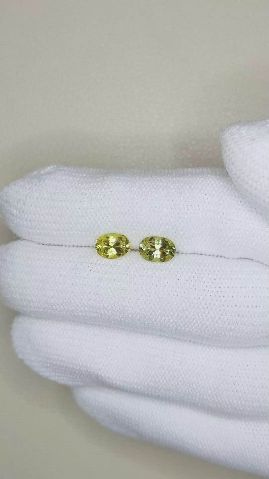 1.60&nbsp;Ct.Tw.Total Carat Weight Greenish Yellow Chrysoberyl Pair from Ceylon (Sri Lanka) Size Video