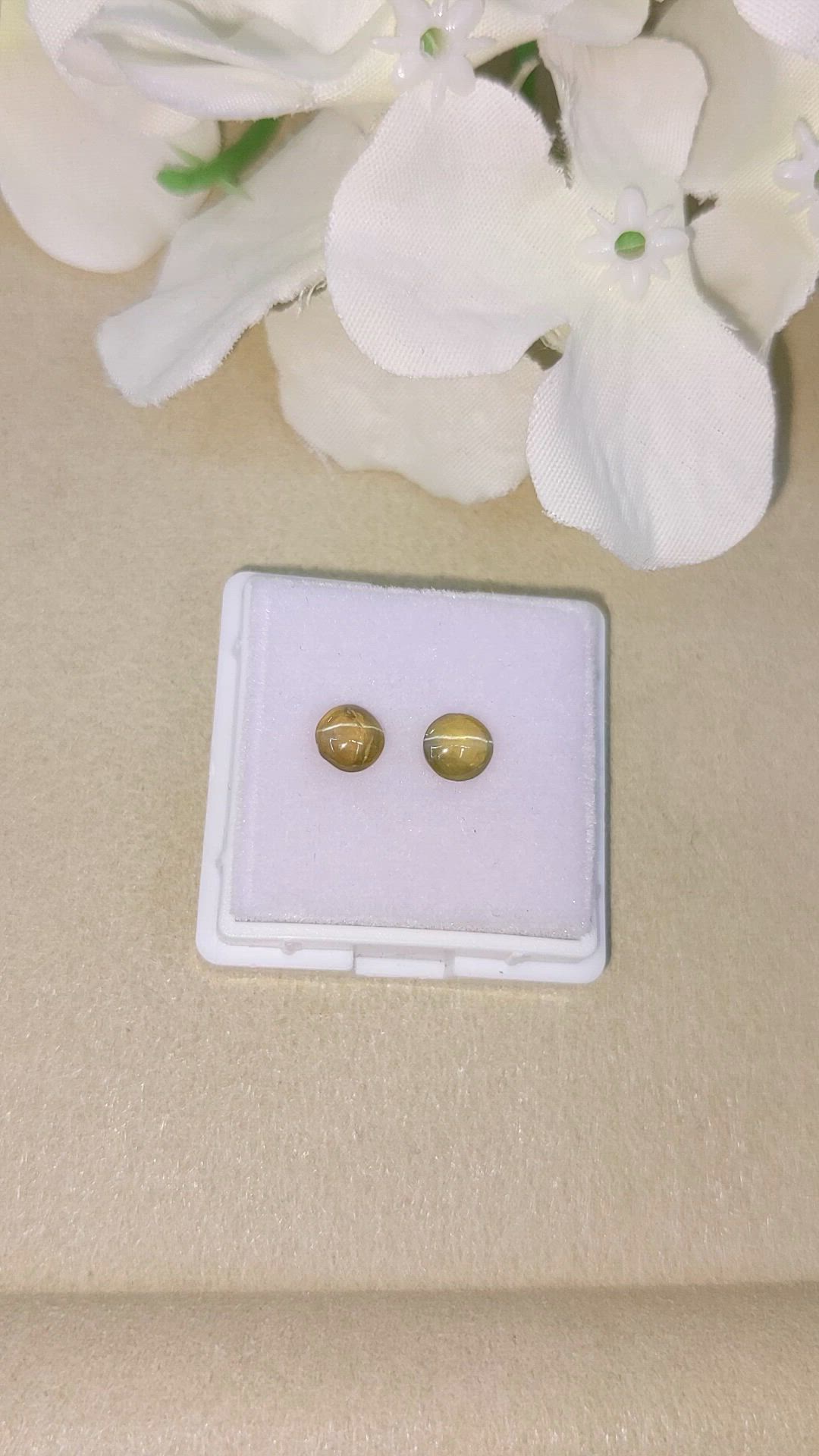 1.21&nbsp;Ct.Tw.Total Carat Weight Yellowish Brown Cabochon Chrysoberyl Pair from Ceylon (Sri Lanka) Size Video