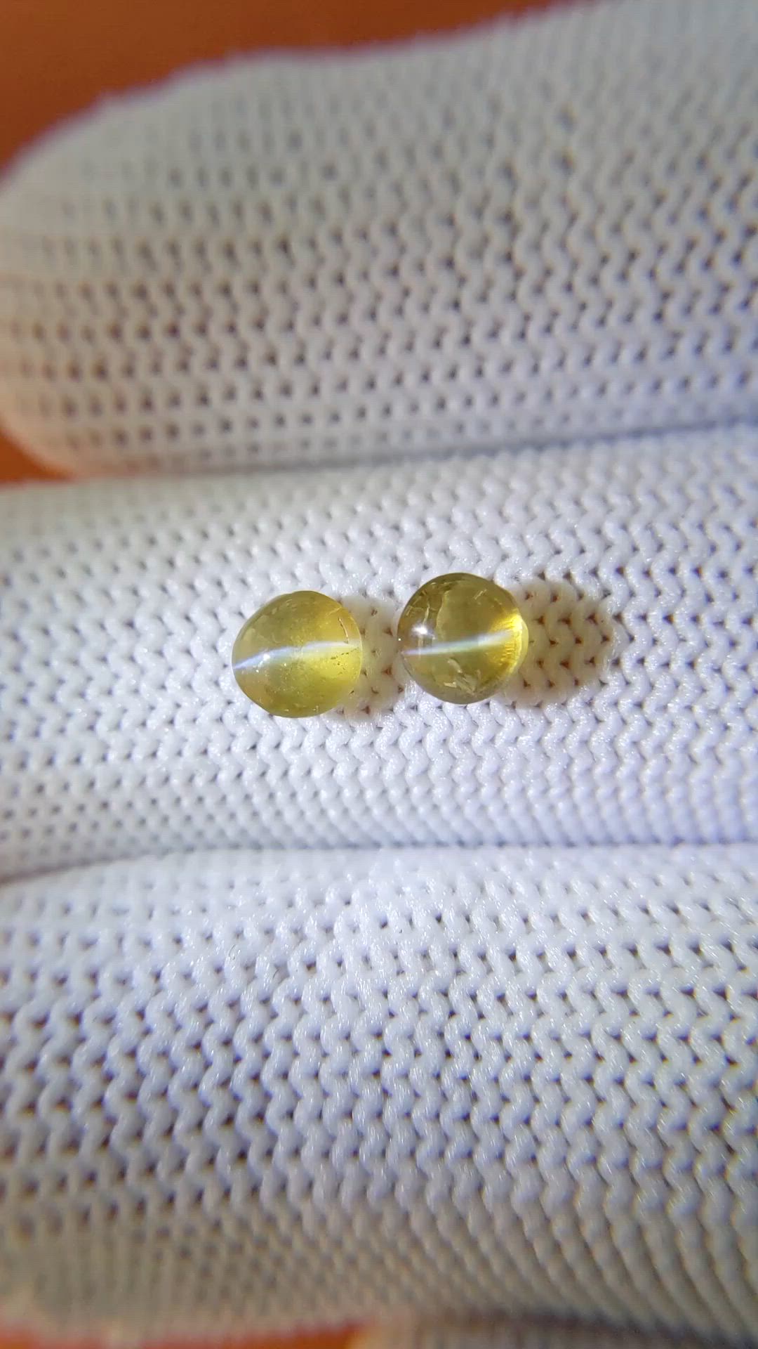 1.21&nbsp;Ct.Tw.Total Carat Weight Yellowish Brown Cabochon Chrysoberyl Pair from Ceylon (Sri Lanka) Size Video