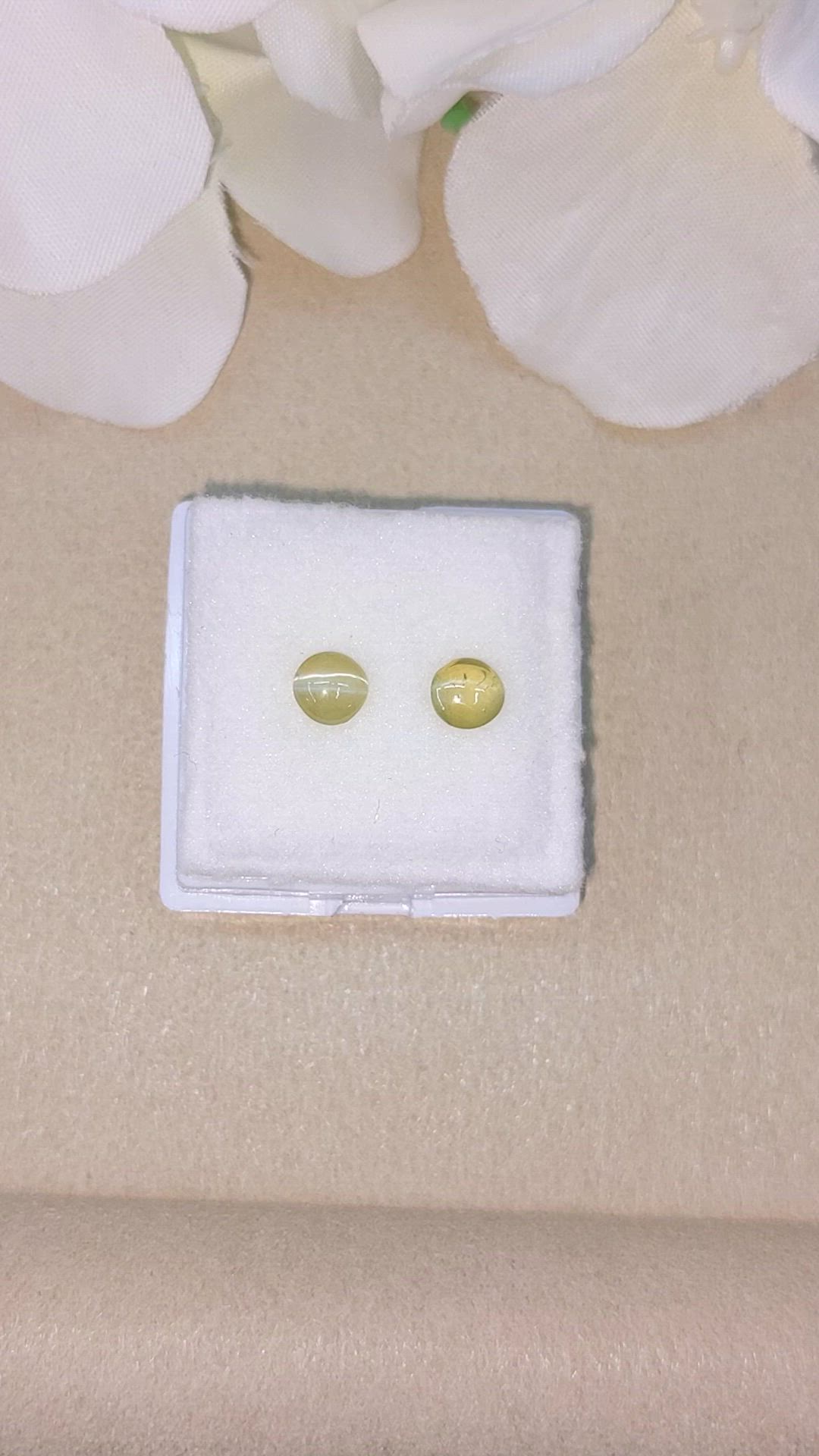 1.06&nbsp;Ct.Tw.Total Carat Weight Cabochon Chrysoberyl Pair from Ceylon (Sri Lanka) Size Video