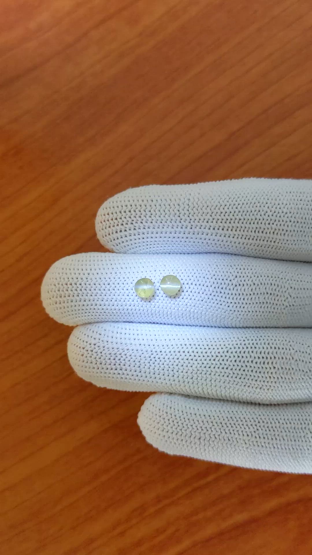 1.06&nbsp;Ct.Tw.Total Carat Weight Cabochon Chrysoberyl Pair from Ceylon (Sri Lanka) Size Video