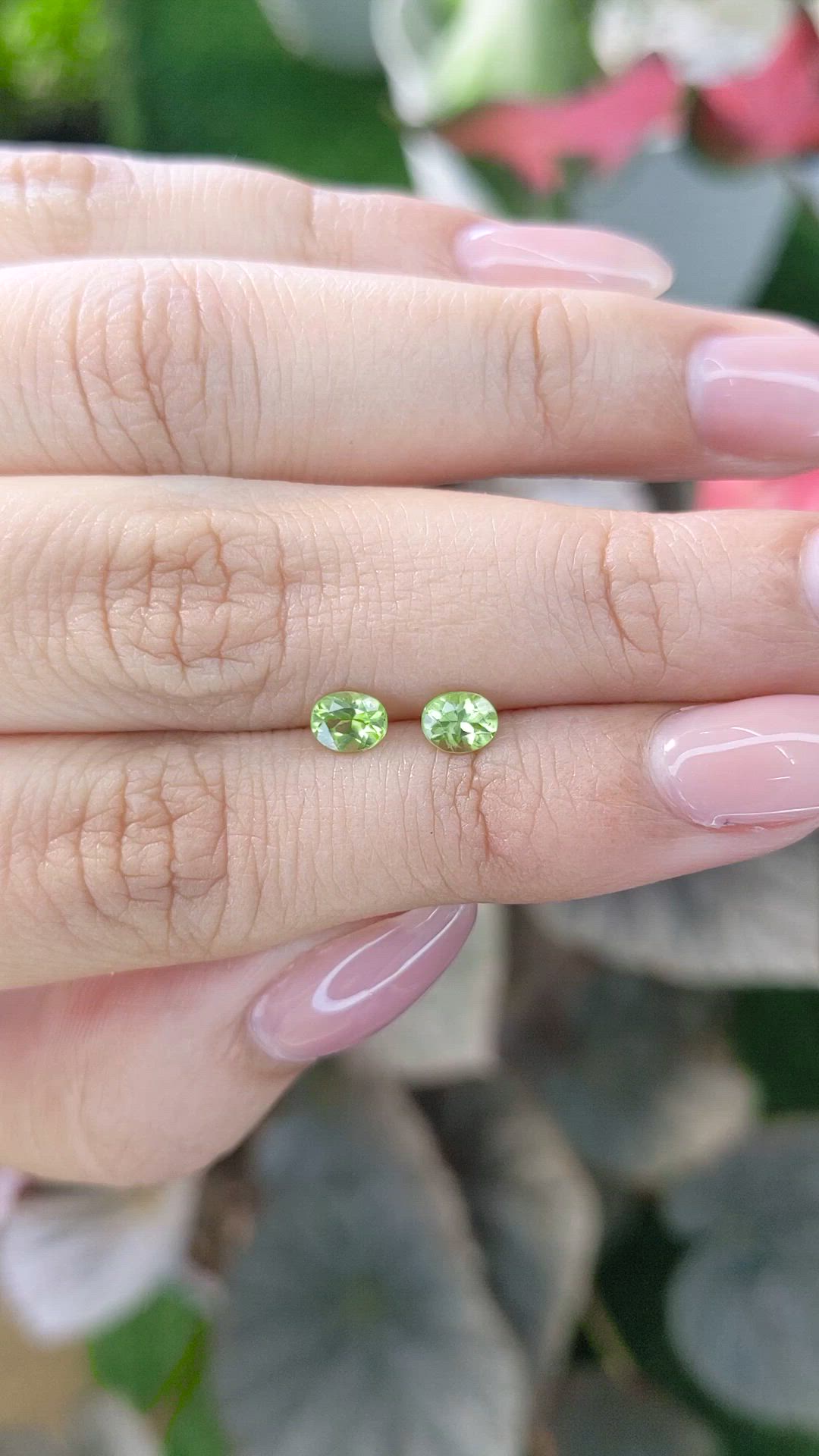 0.72&nbsp;Ct.Tw.Total Carat Weight Peridot Pair from Ceylon (Sri Lanka) Size Video