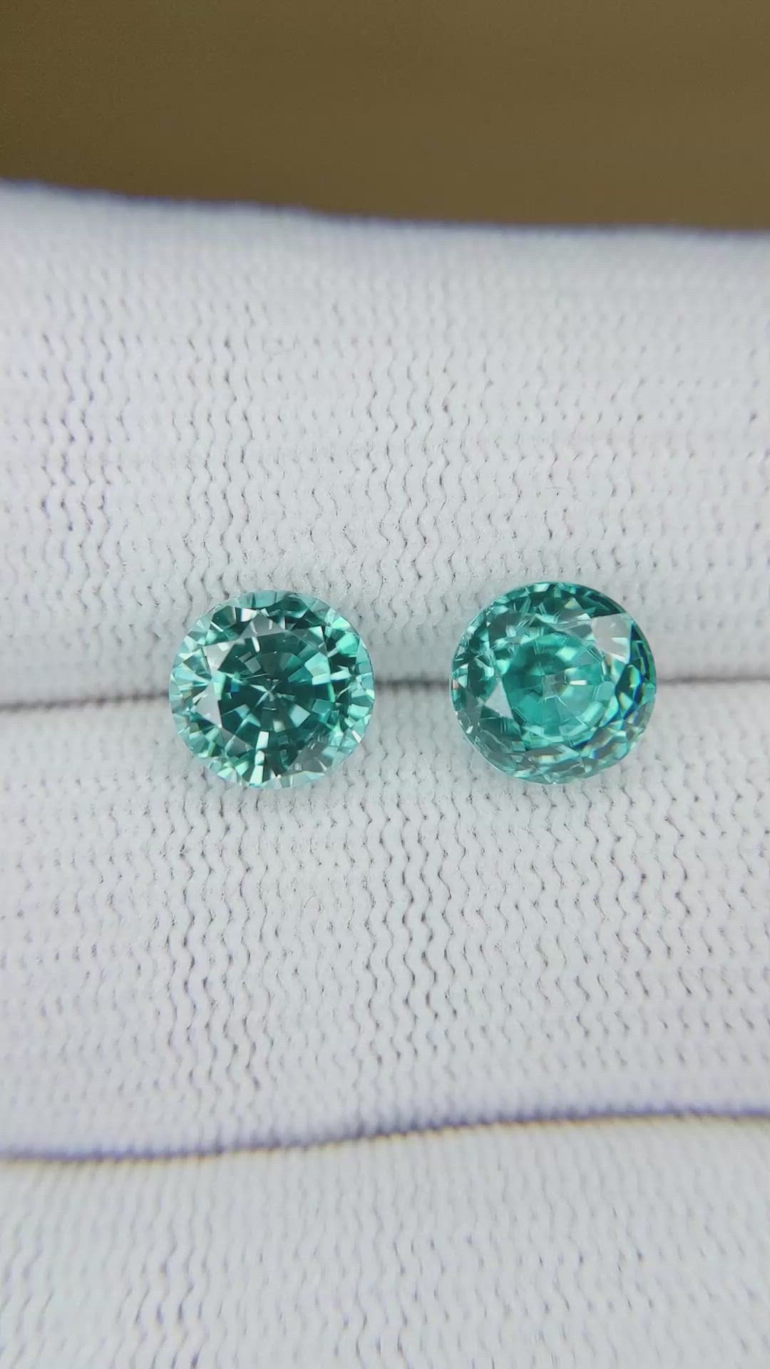 6.45&nbsp;Ct.Tw.Total Carat Weight Greenish Blue Zircon Pair Size Video