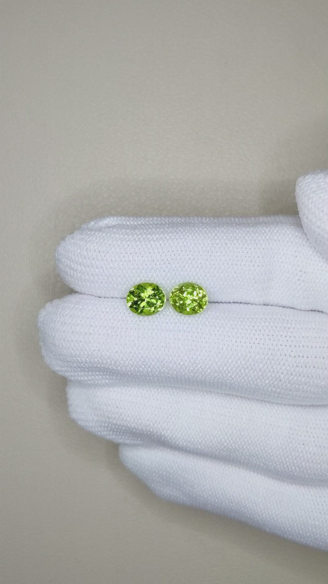 2.32&nbsp;Ct.Tw.Total Carat Weight Green Peridot Pair from Burma (Myanmar) Size Video