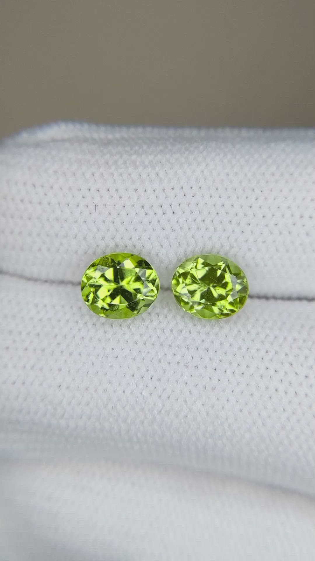 2.32&nbsp;Ct.Tw.Total Carat Weight Green Peridot Pair from Burma (Myanmar) Size Video