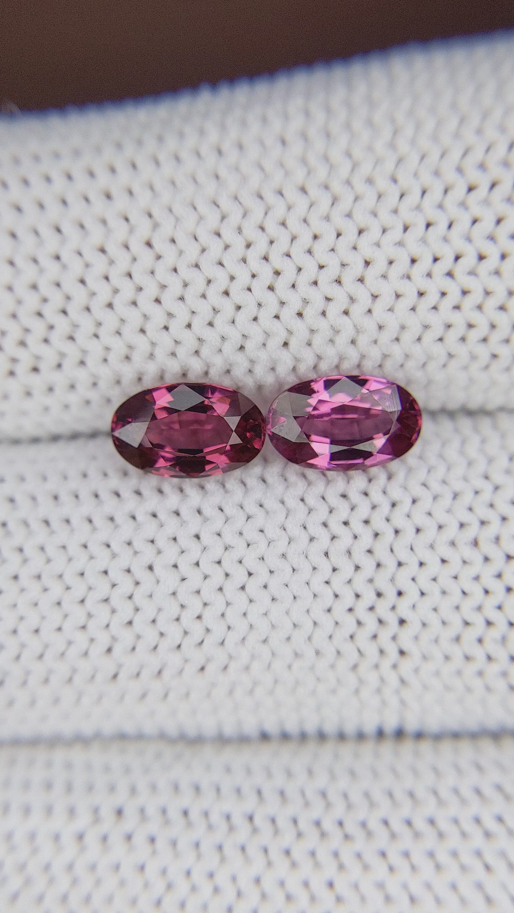 2.56&nbsp;Ct.Tw.Total Carat Weight Purplish Pink Rhodolite Garnet Pair from Ceylon (Sri Lanka) Size Video