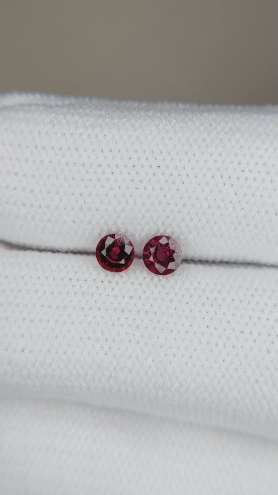 0.55&nbsp;Ct.Tw.Total Carat Weight Purplish Red Spinel Pair from Burma (Myanmar) Size Video