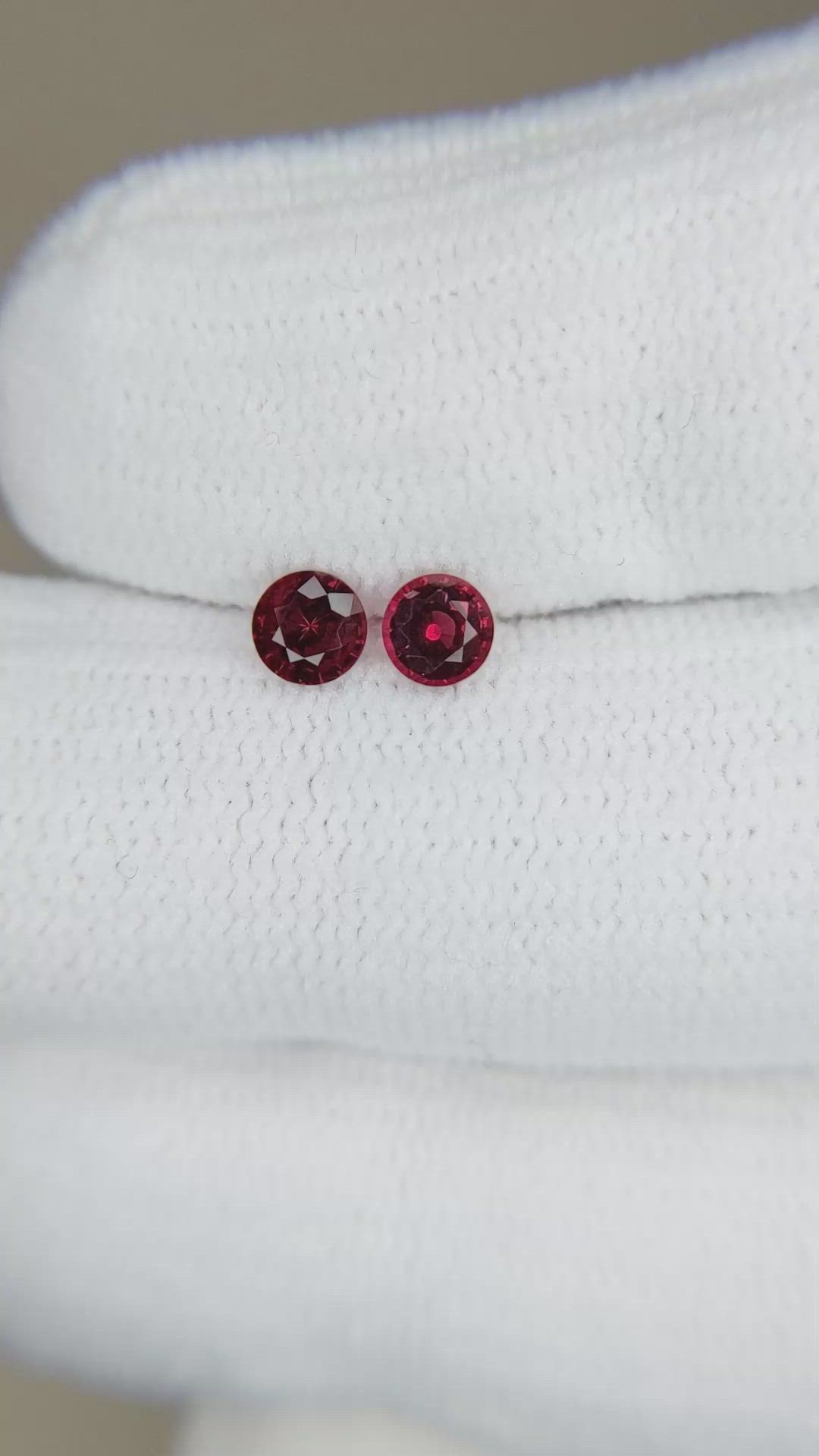 0.55 Ct.Tw.Total Carat Weight Red Spinel Pair from Burma (Myanmar) Size Video