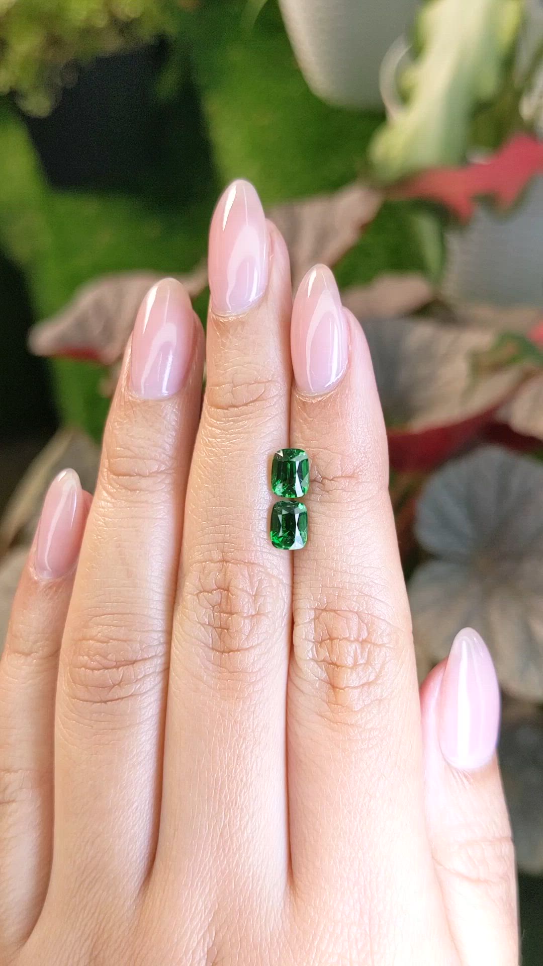 2.23&nbsp;Ct.Tw.Total Carat Weight Tsavorite Garnet Pair from Madagascar Size Video