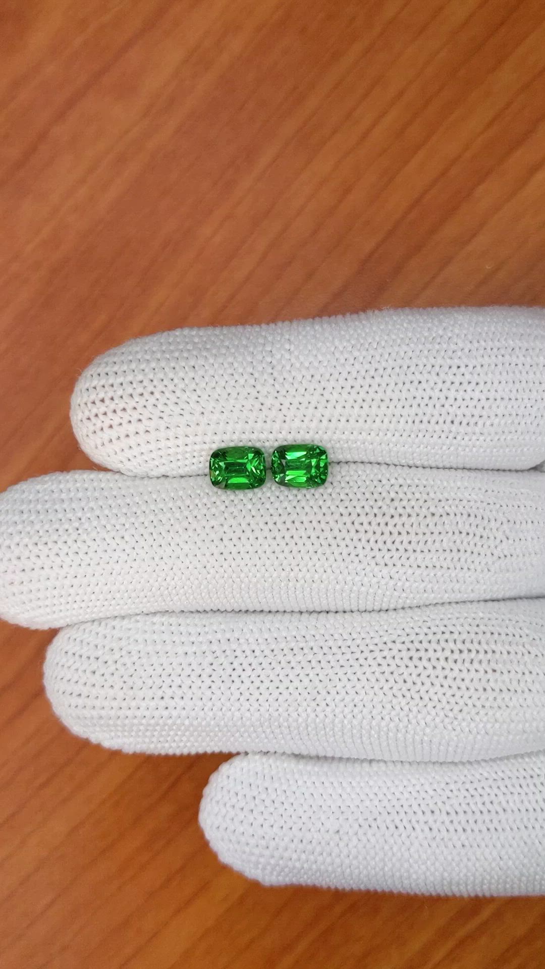 2.23&nbsp;Ct.Tw.Total Carat Weight Tsavorite Garnet Pair from Madagascar Size Video