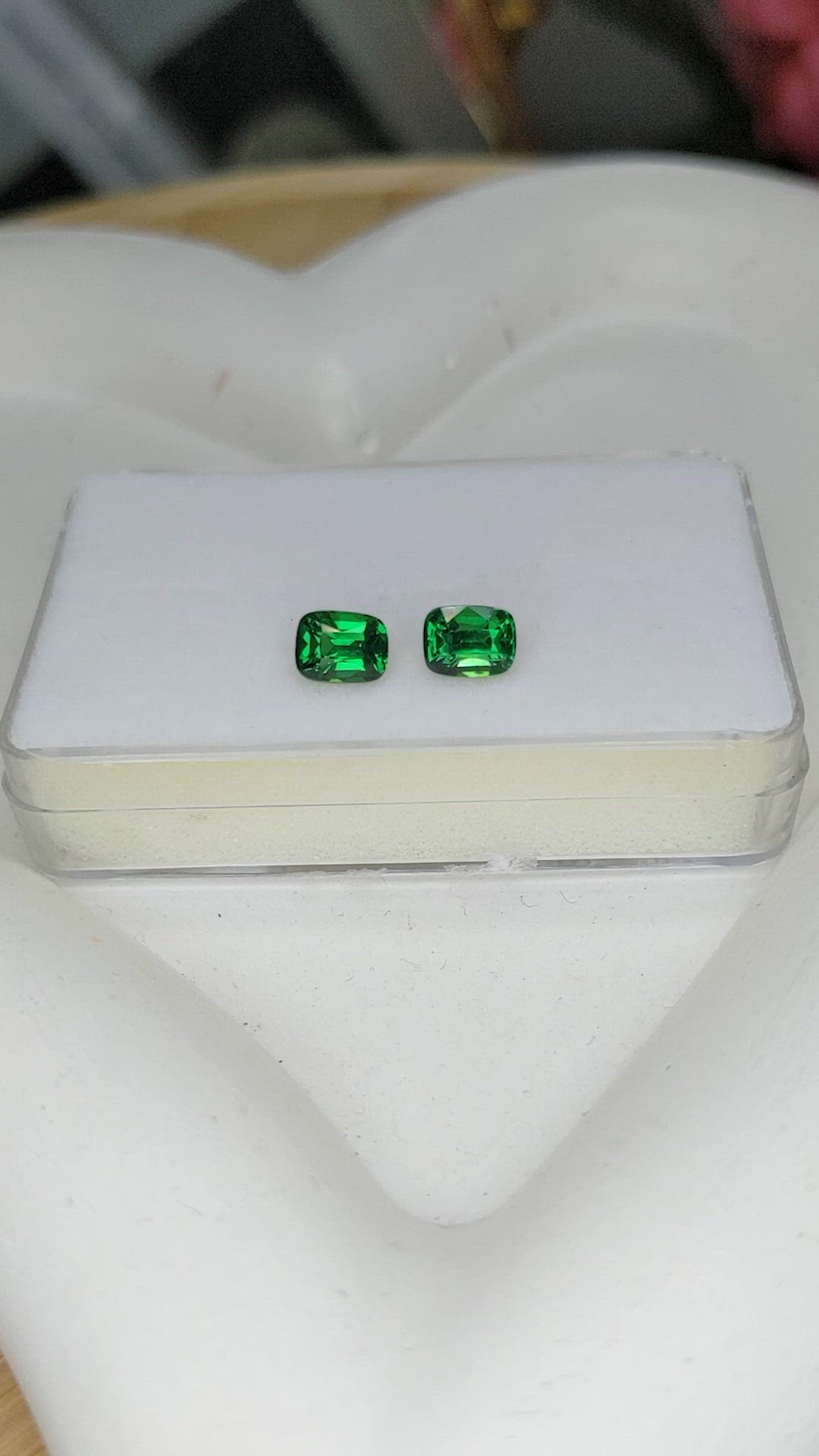 2.23&nbsp;Ct.Tw.Total Carat Weight Tsavorite Garnet Pair from Madagascar Size Video