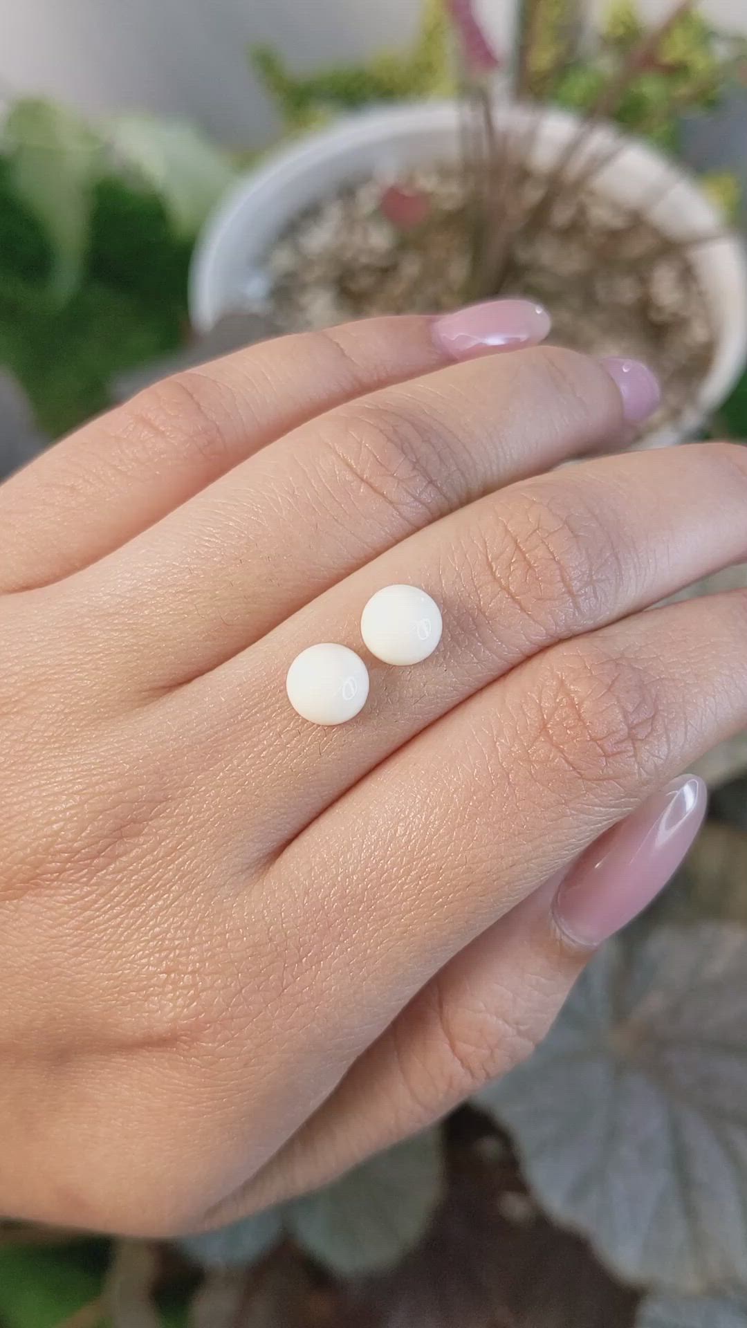 3.80 Ct.Tw.Total Carat Weight Salmon and White Cabochon Coral Pair from Italy Size Video