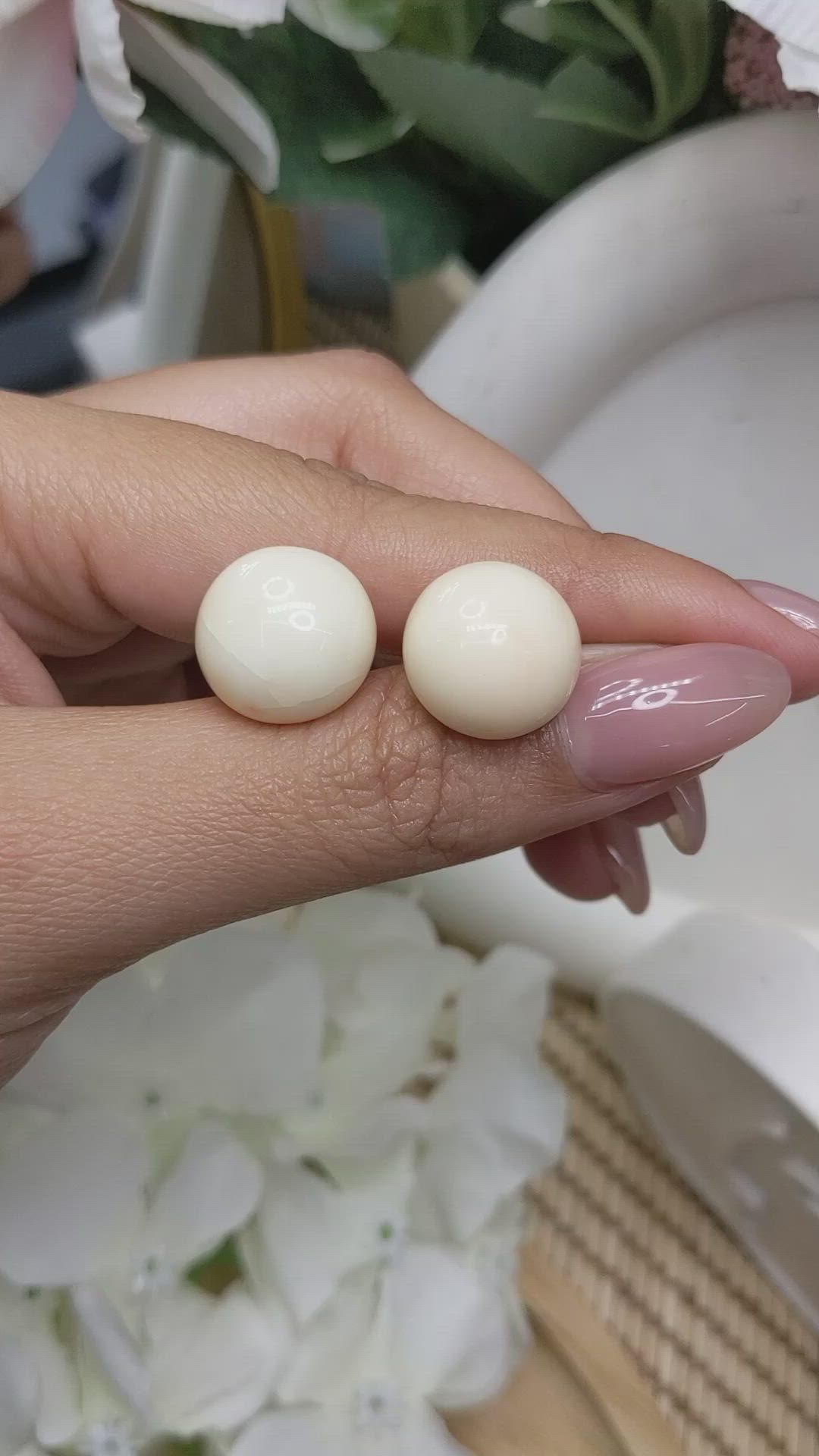 31.54 Ct.Tw.Total Carat Weight Salmon and White Cabochon Coral Pair from Italy Size Video