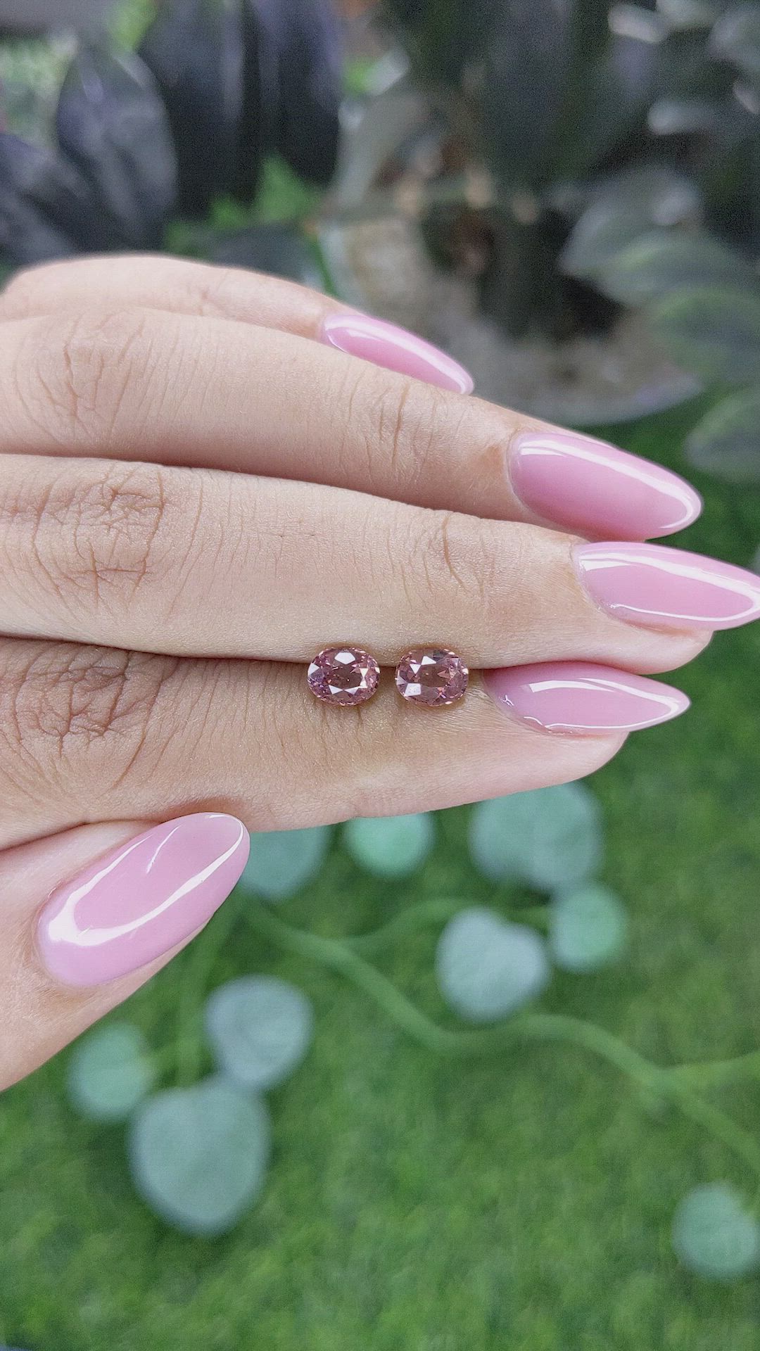 1.46&nbsp;Ct.Tw.Total Carat Weight Orangish Pink Malaya Garnet Pair from Tanzania Size Video
