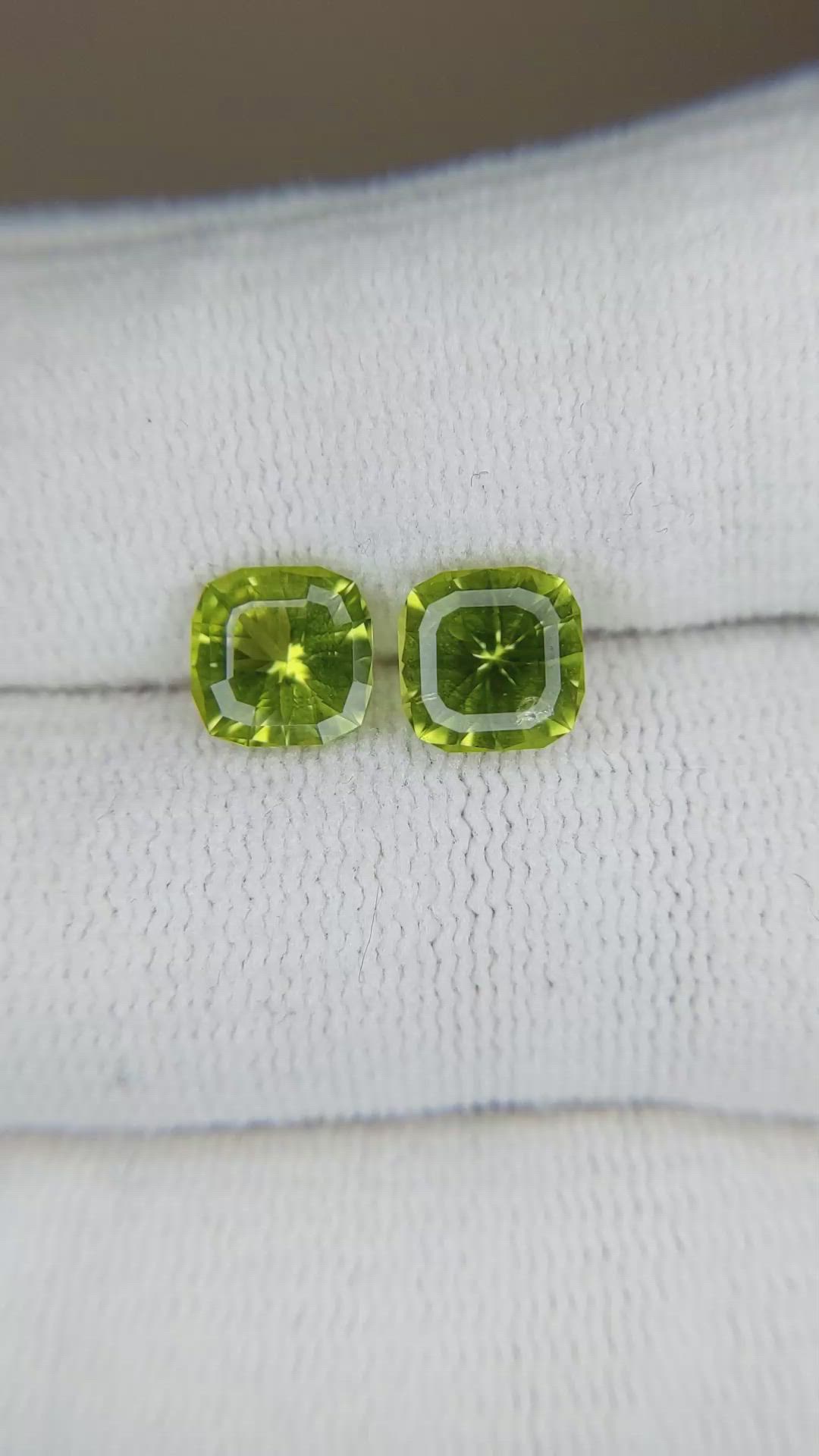 2.87&nbsp;Ct.Tw.Total Carat Weight Yellowish Green Peridot Pair from Burma (Myanmar) Size Video