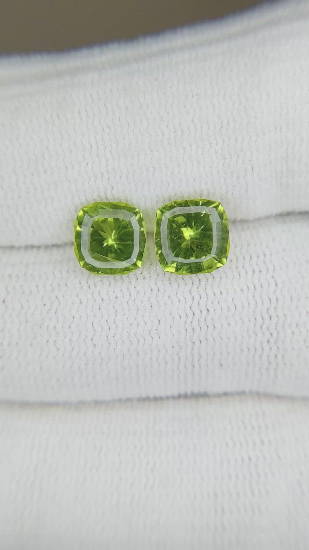 3.33&nbsp;Ct.Tw.Total Carat Weight Yellowish Green Peridot Pair from Burma (Myanmar) Size Video