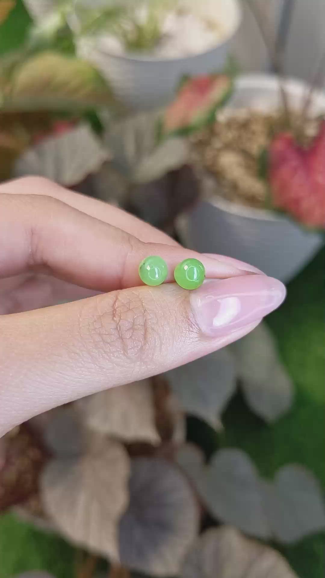 2.67&nbsp;Ct.Tw.Total Carat Weight Yellowish Green Cabochon Jade Pair from Burma (Myanmar) Size Video