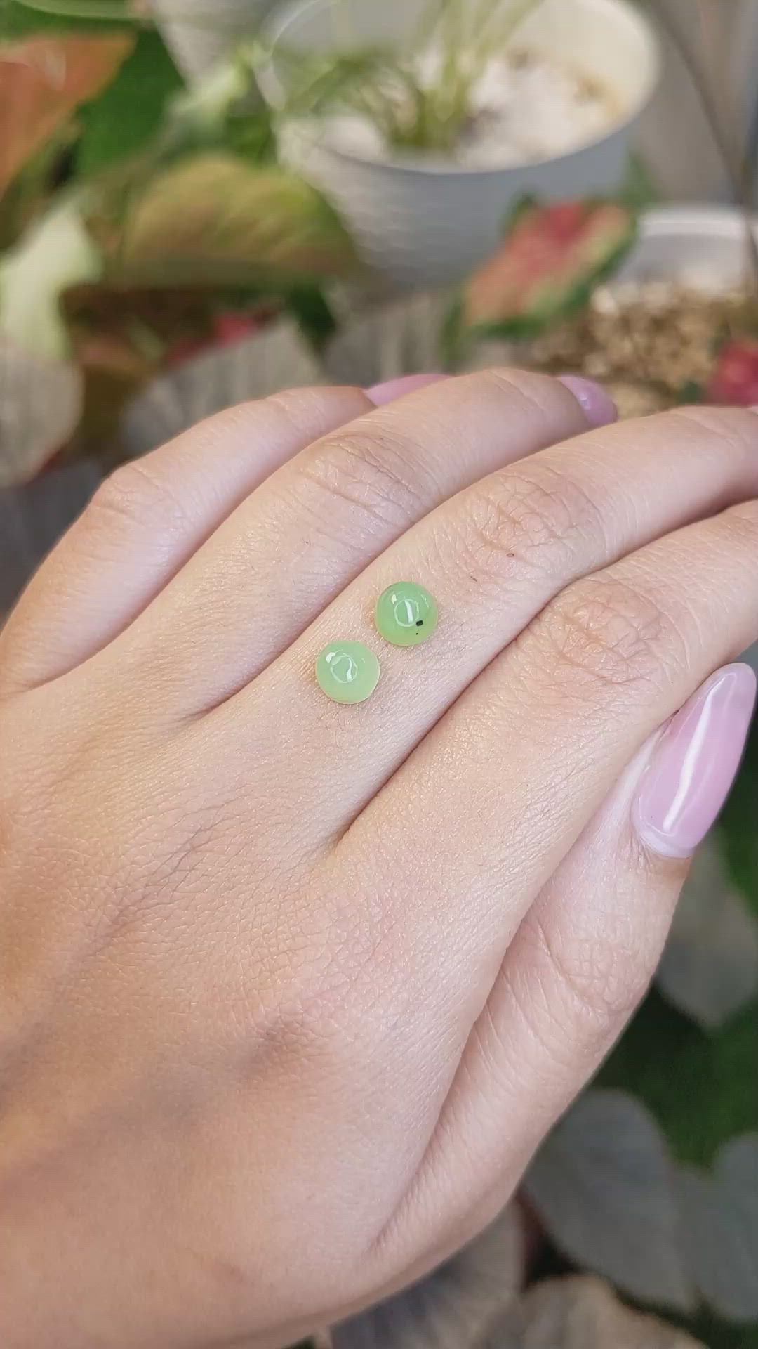 2.81&nbsp;Ct.Tw.Total Carat Weight Green Cabochon Jade Pair from Burma (Myanmar) Size Video