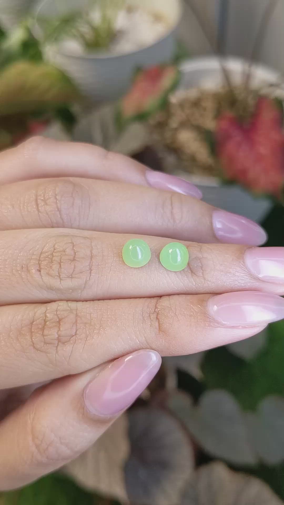 2.79&nbsp;Ct.Tw.Total Carat Weight Green Cabochon Jade Pair from Burma (Myanmar) Size Video