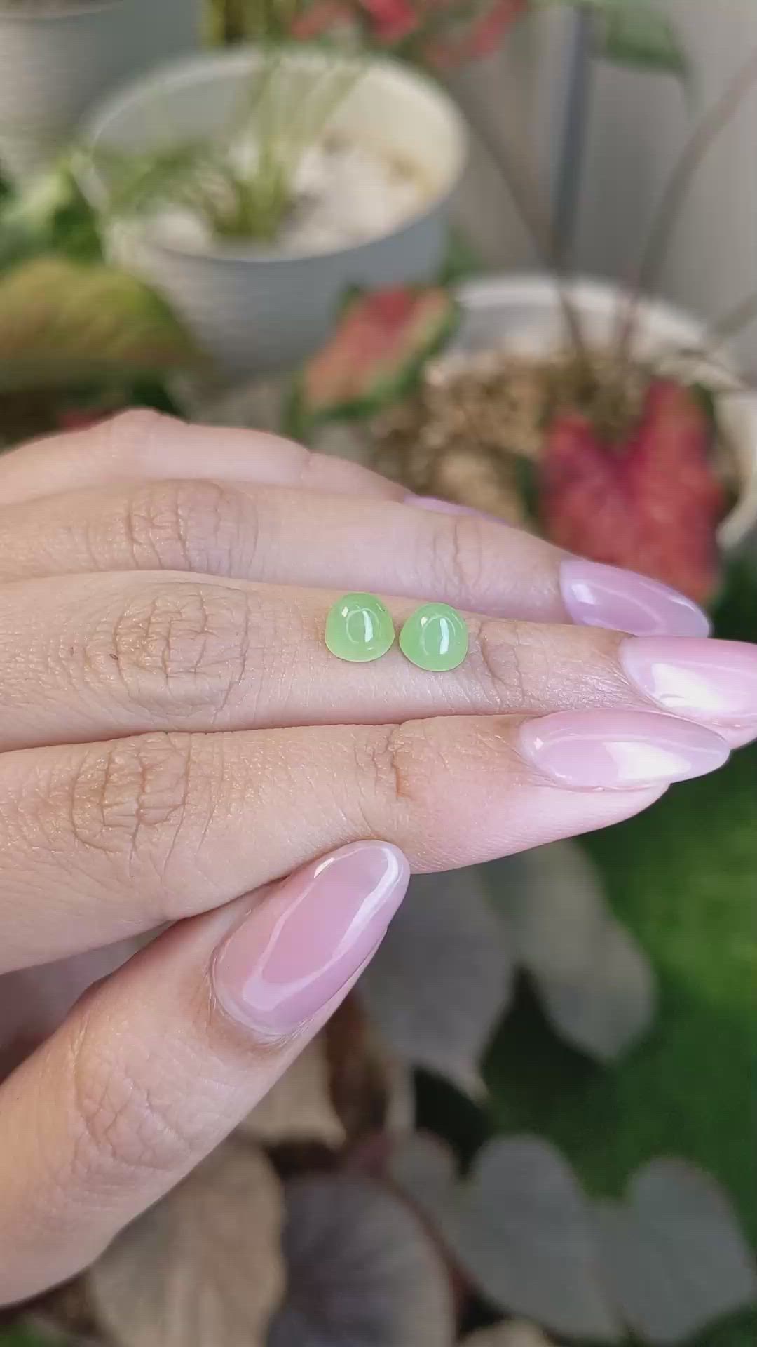 2.67&nbsp;Ct.Tw.Total Carat Weight Green Cabochon Jade Pair from Burma (Myanmar) Size Video