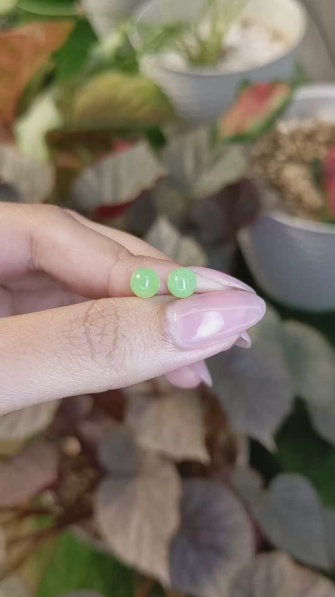 2.67&nbsp;Ct.Tw.Total Carat Weight Green Cabochon Jade Pair from Burma (Myanmar) Size Video