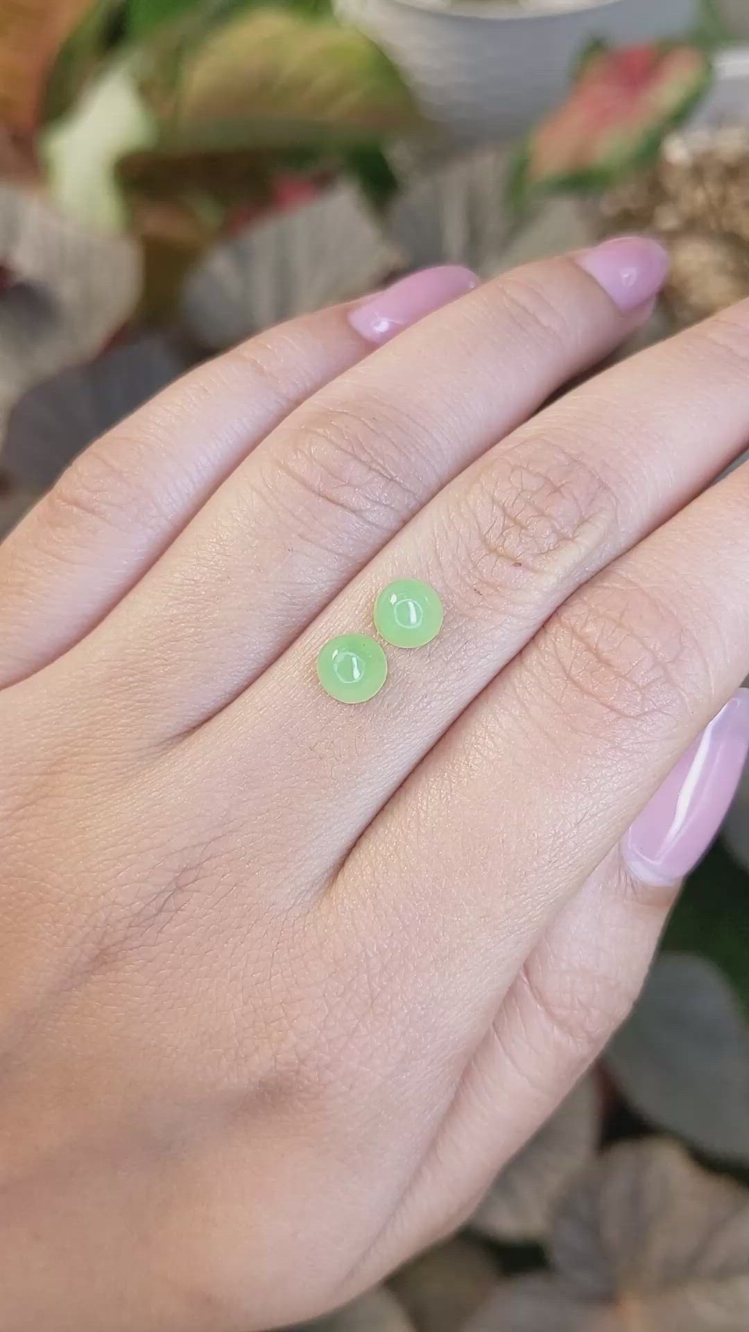 2.67&nbsp;Ct.Tw.Total Carat Weight Green Cabochon Jade Pair from Burma (Myanmar) Size Video