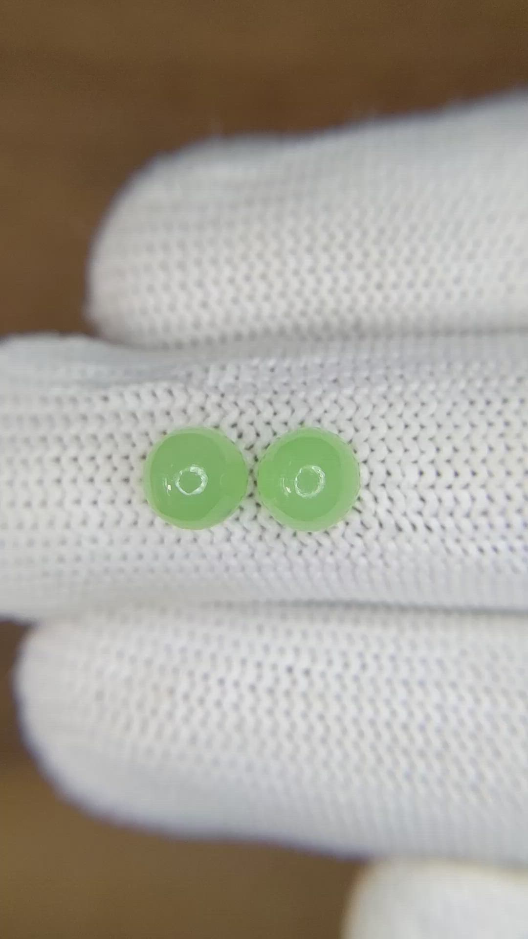 2.75&nbsp;Ct.Tw.Total Carat Weight Green Cabochon Jade Pair from Burma (Myanmar) Size Video
