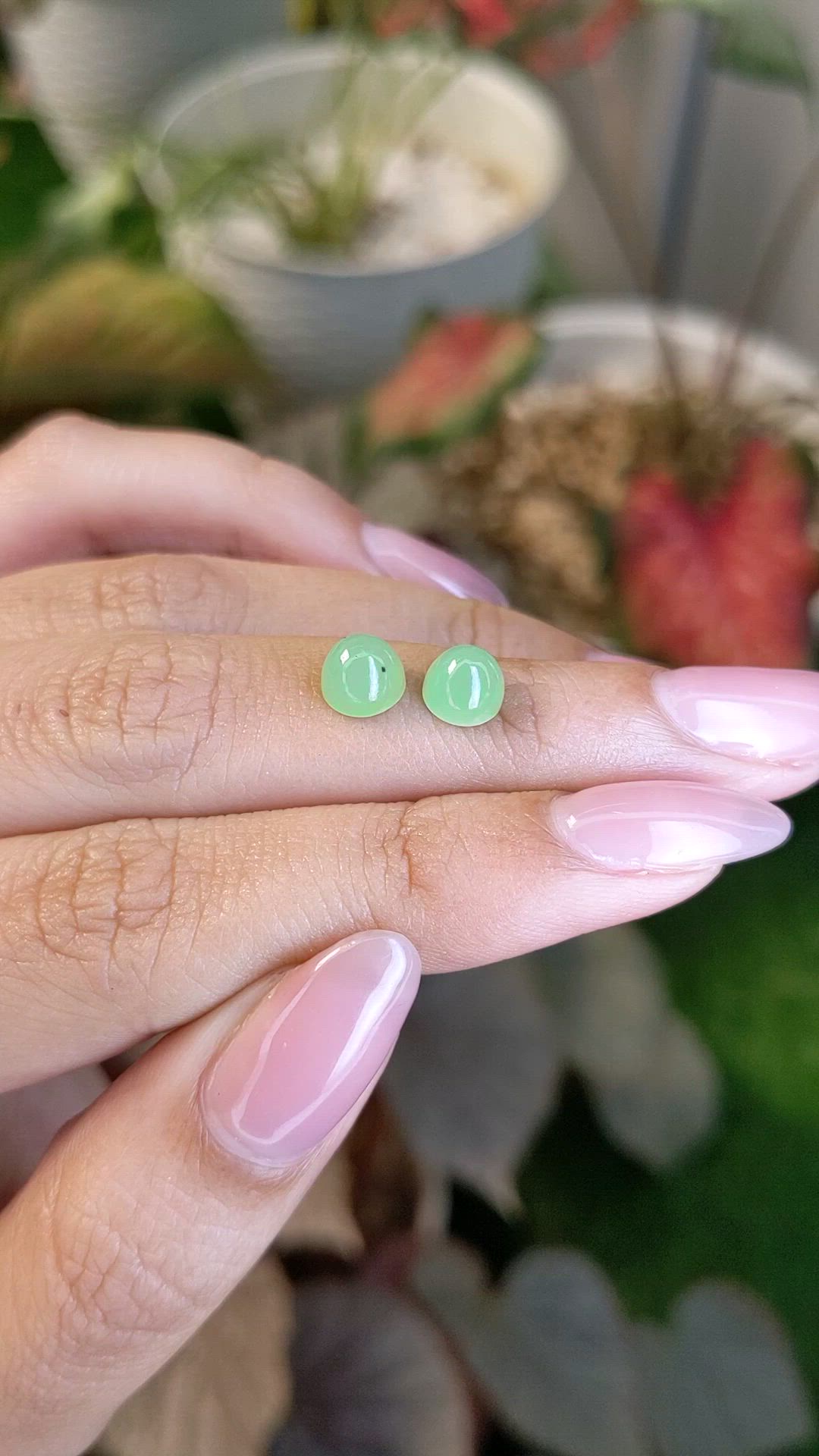 2.87&nbsp;Ct.Tw.Total Carat Weight Green Cabochon Jade Pair from Burma (Myanmar) Size Video