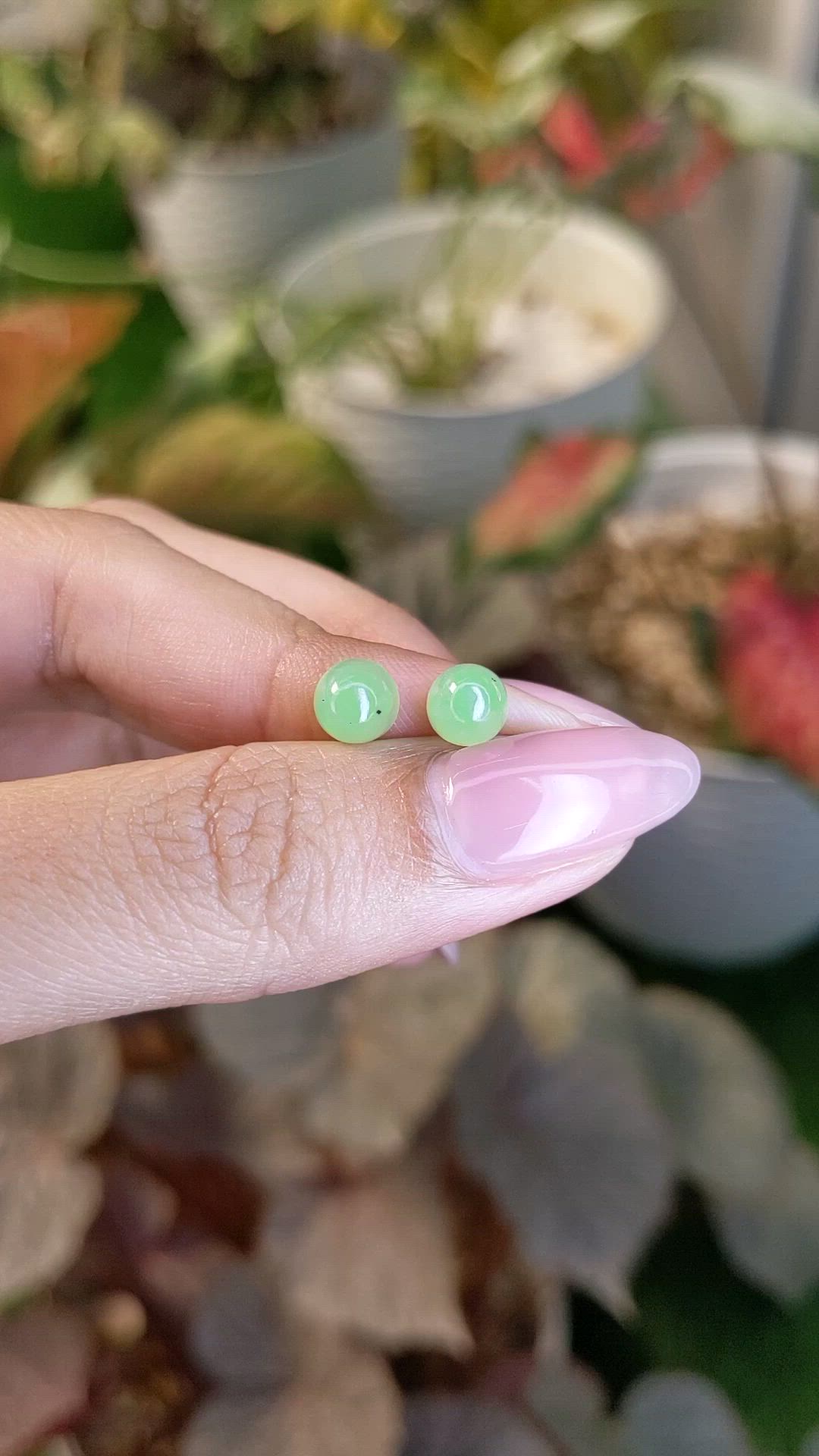 2.87&nbsp;Ct.Tw.Total Carat Weight Green Cabochon Jade Pair from Burma (Myanmar) Size Video