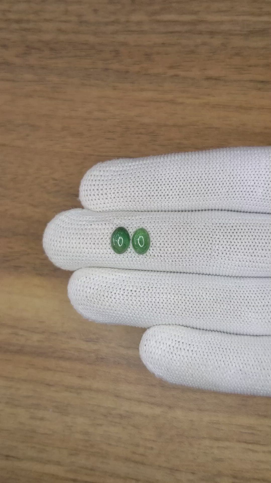 1.41&nbsp;Ct.Tw.Total Carat Weight Green Cabochon Jade Pair from Burma (Myanmar) Size Video