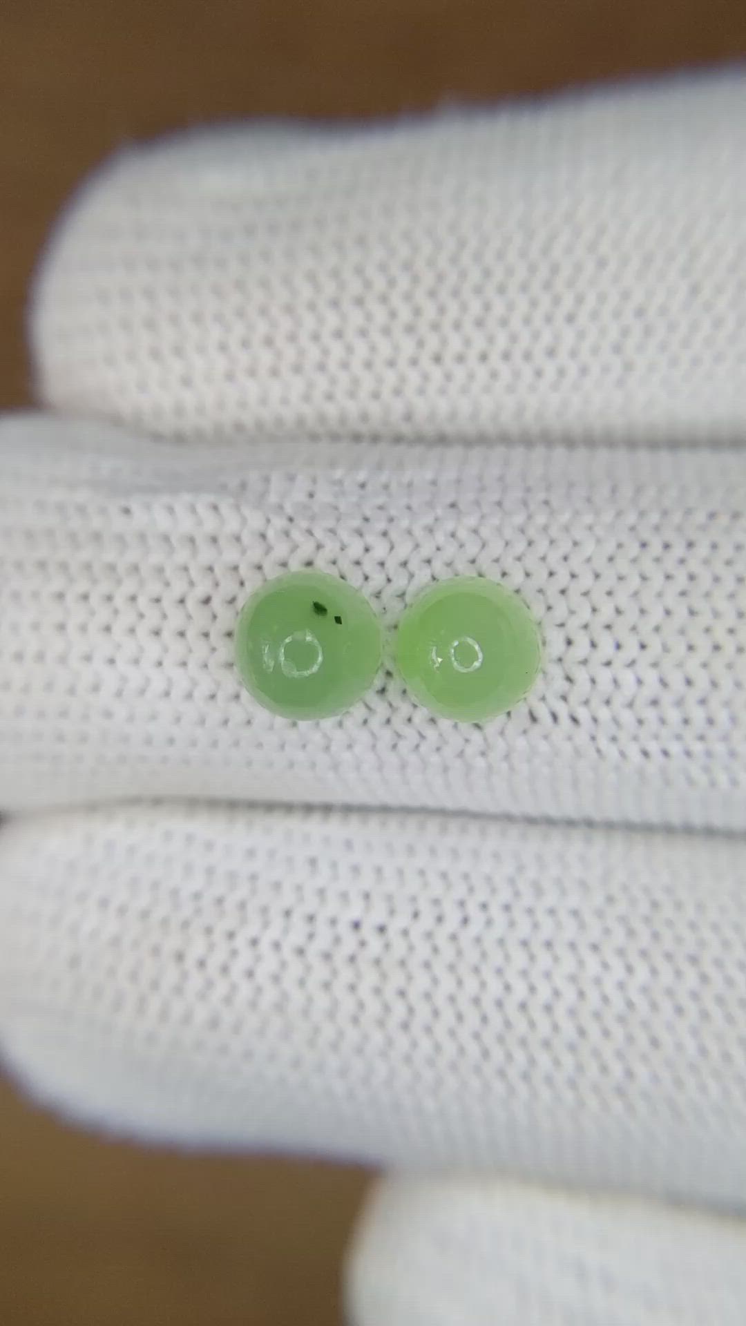 2.80&nbsp;Ct.Tw.Total Carat Weight Green Cabochon Jade Pair from Burma (Myanmar) Size Video