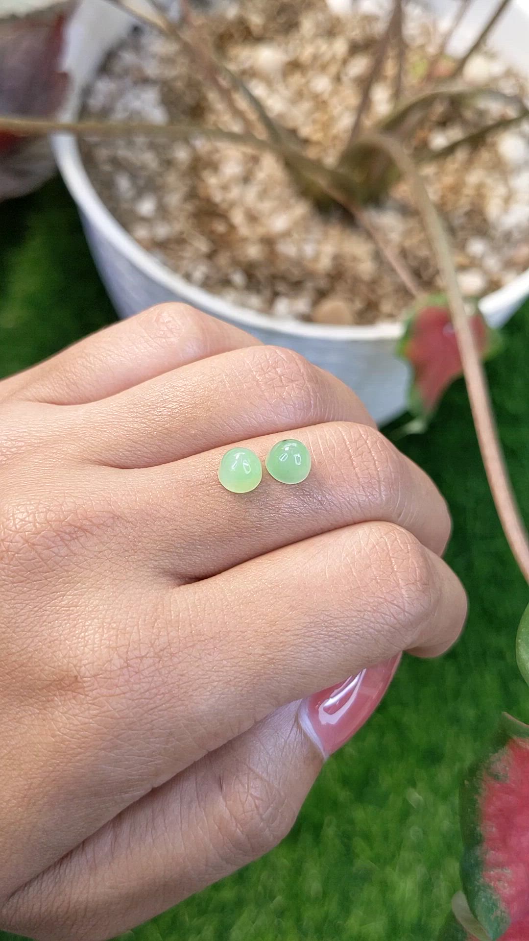 2.80&nbsp;Ct.Tw.Total Carat Weight Green Cabochon Jade Pair from Burma (Myanmar) Size Video