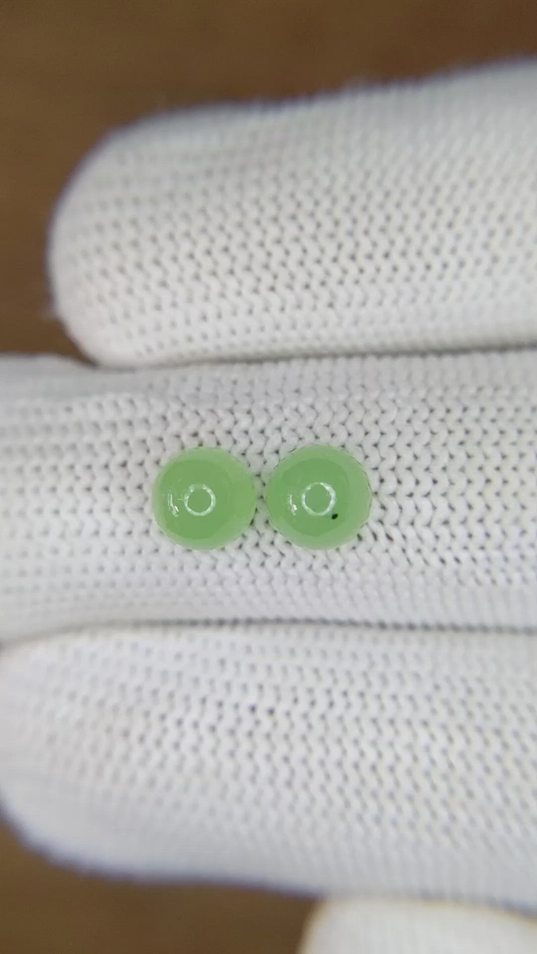 2.66&nbsp;Ct.Tw.Total Carat Weight Green Cabochon Jade Pair from Burma (Myanmar) Size Video