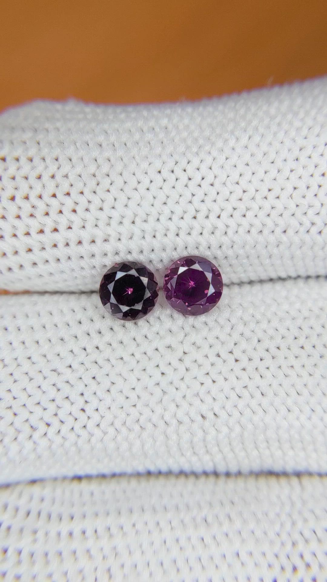1.02&nbsp;Ct.Tw.Total Carat Weight Purplish Pink Spinel Pair from Ceylon (Sri Lanka) Size Video