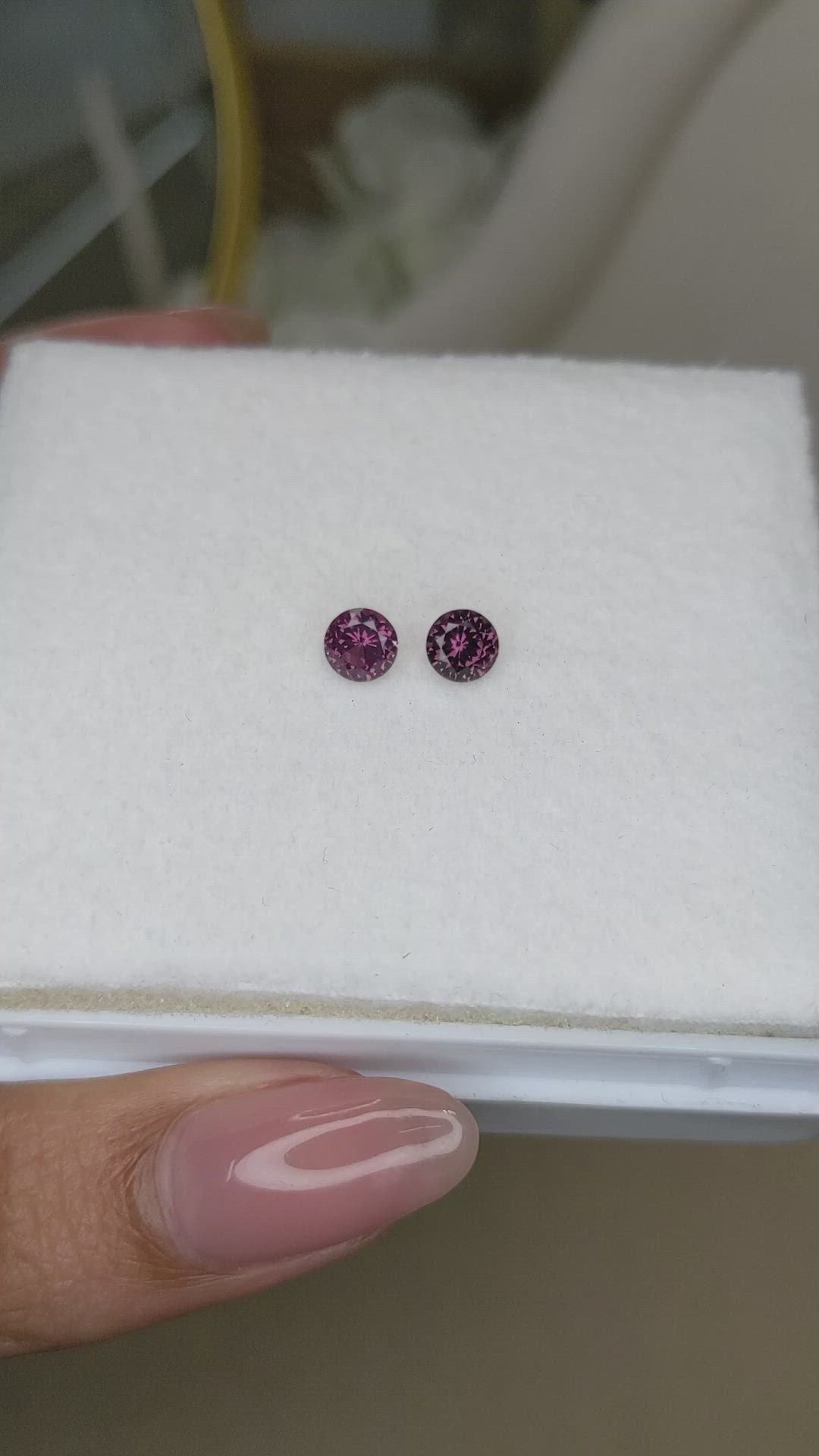 1.02&nbsp;Ct.Tw.Total Carat Weight Purplish Pink Spinel Pair from Ceylon (Sri Lanka) Size Video