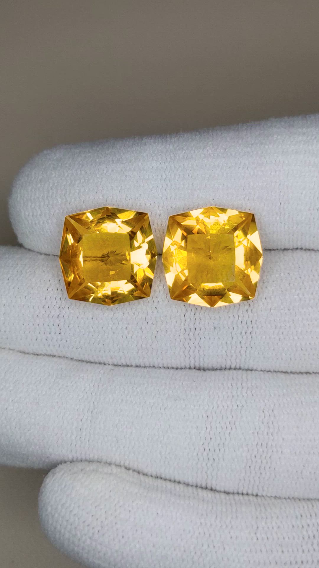 14.66&nbsp;Ct.Tw.Total Carat Weight Yellow Citrine Pair from Brazil Size Video