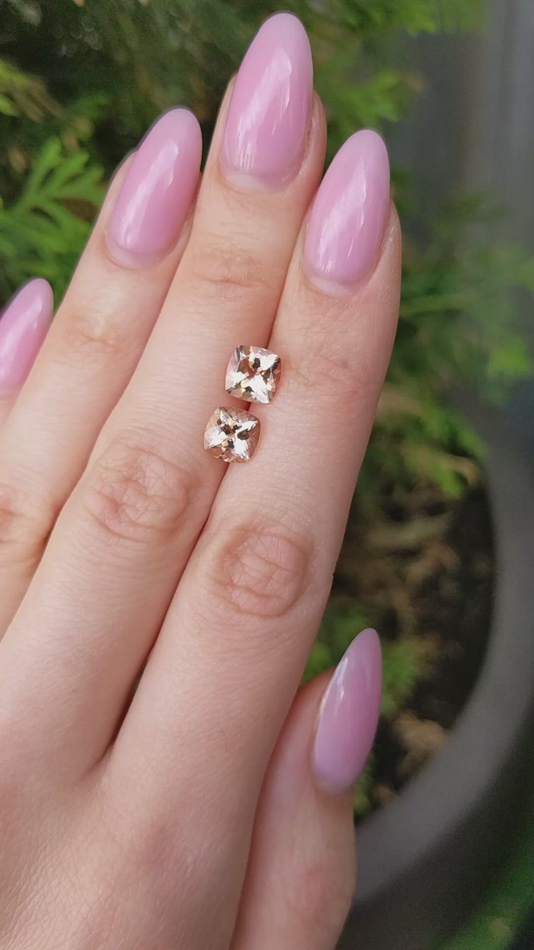 2.81&nbsp;Ct.Tw.Total Carat Weight Peach Morganite Pair Size Video