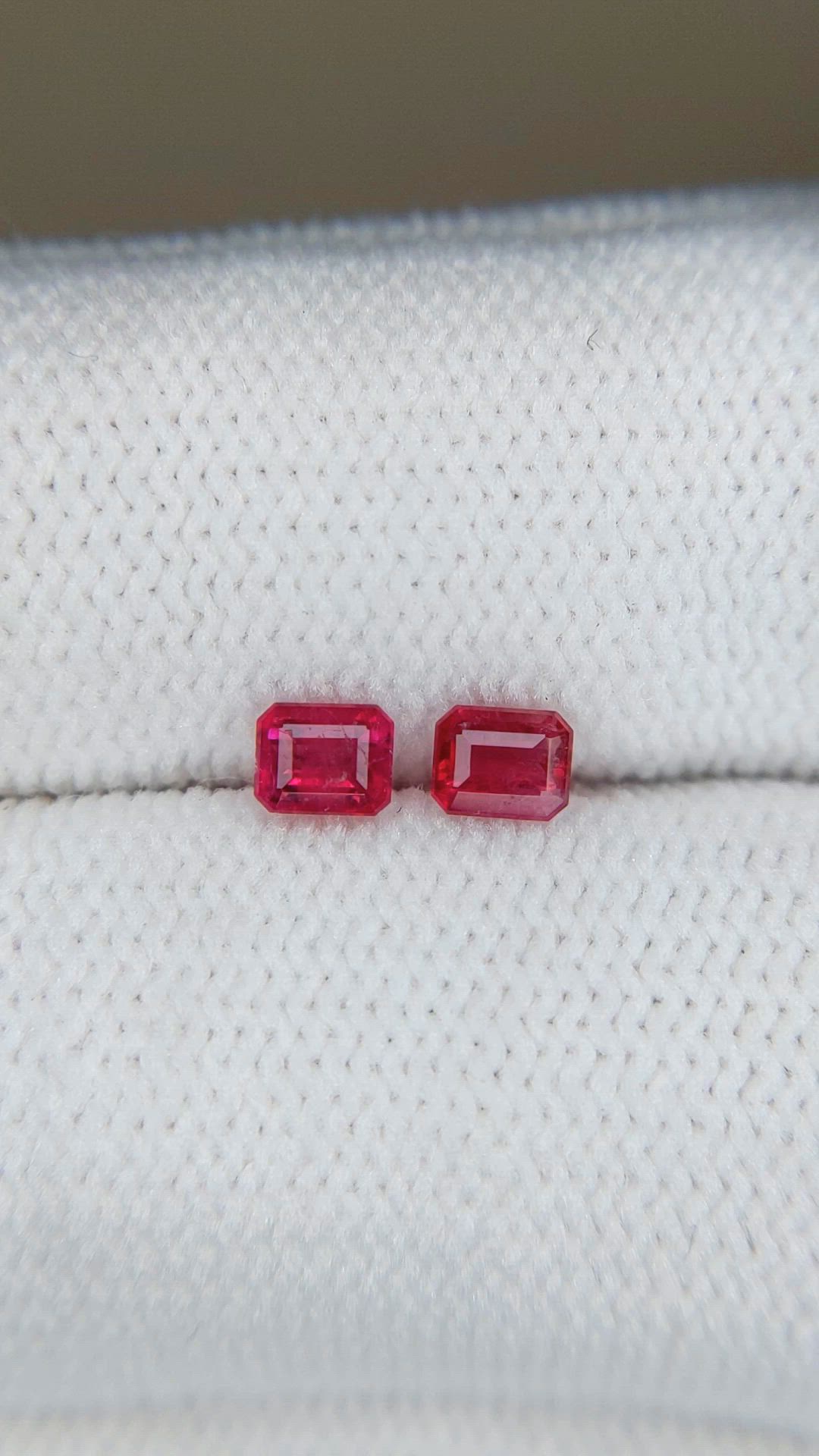 0.33&nbsp;Ct.Tw.Total Carat Weight Red Red Beryl Pair from United States Size Video