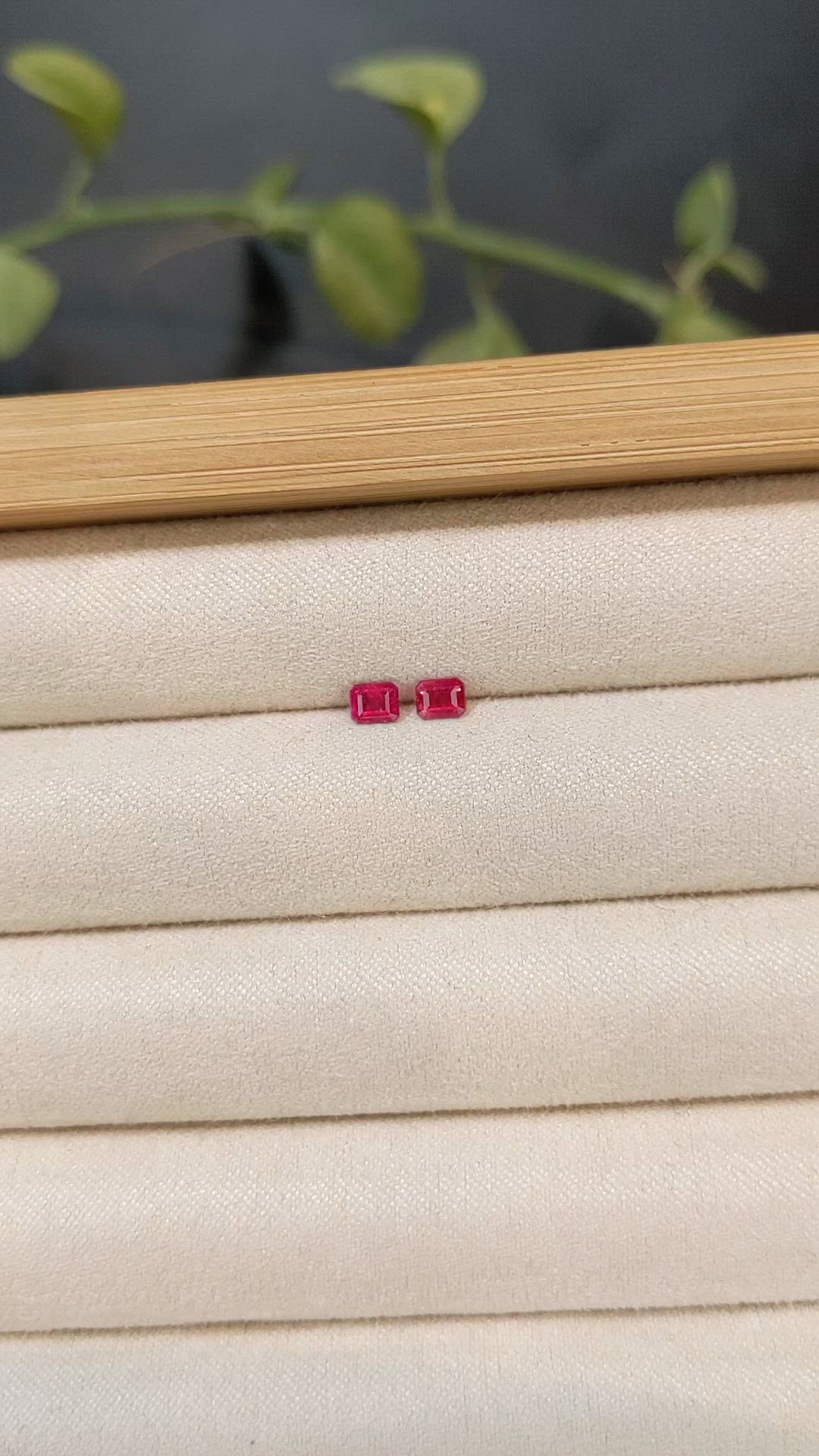 0.33&nbsp;Ct.Tw.Total Carat Weight Red Red Beryl Pair from United States Size Video