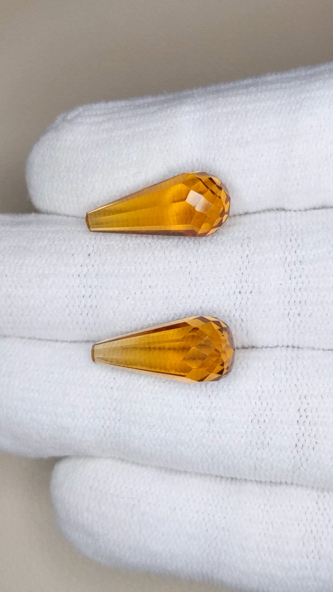 14.15&nbsp;Ct.Tw.Total Carat Weight Yellow Citrine Pair from Brazil Size Video