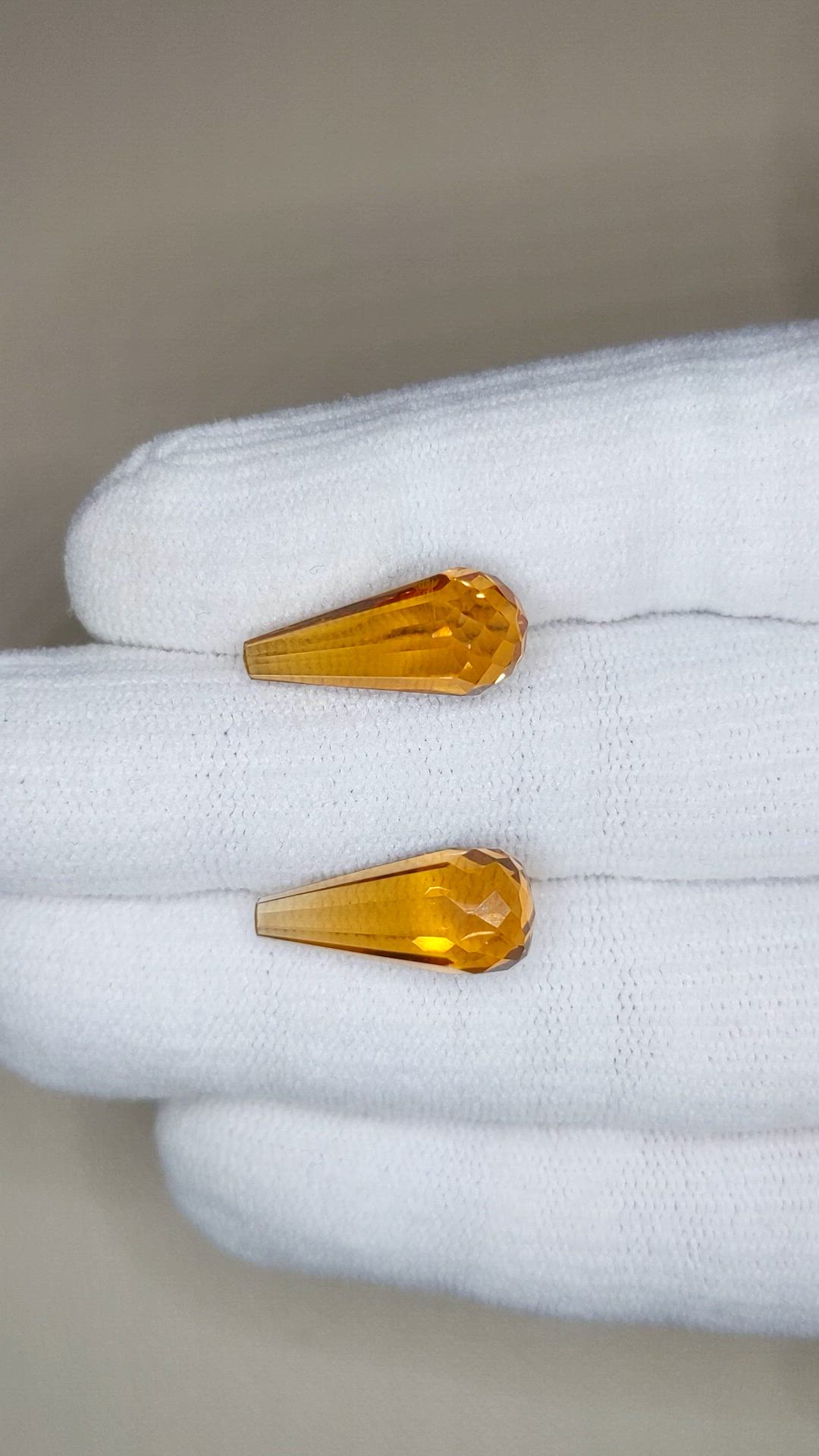 14.15&nbsp;Ct.Tw.Total Carat Weight Yellow Citrine Pair from Brazil Size Video
