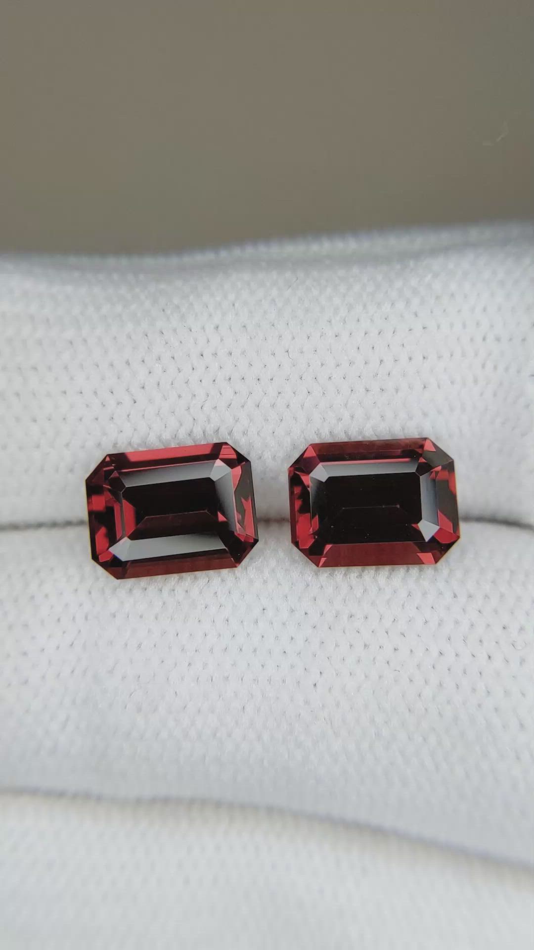 4.99&nbsp;Ct.Tw.Total Carat Weight Red Garnet Pair from Ceylon (Sri Lanka) Size Video
