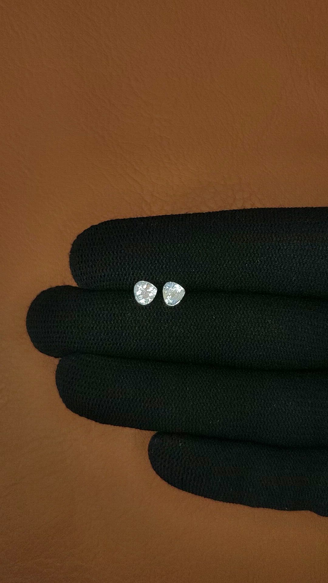 0.97&nbsp;Ct.Tw.Total Carat Weight Rainbow Moonstone Pair from Ceylon (Sri Lanka) Size Video