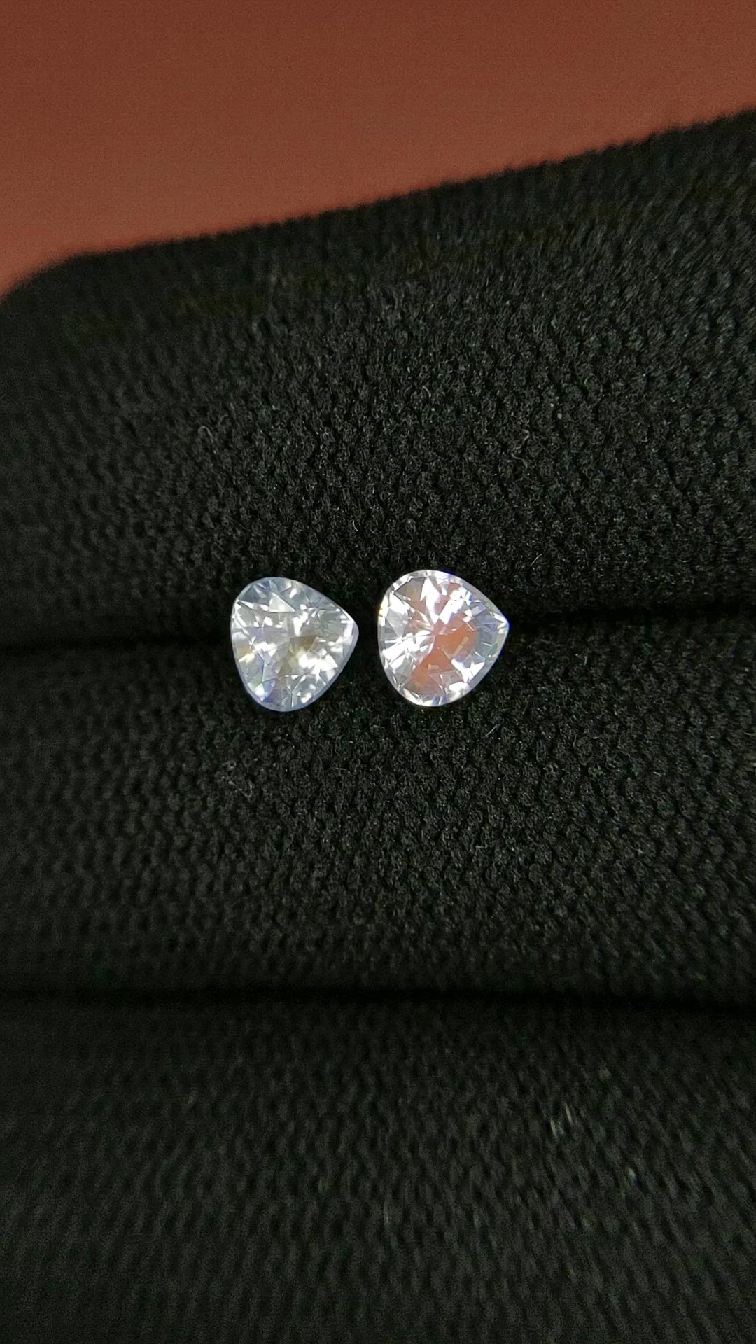 0.97&nbsp;Ct.Tw.Total Carat Weight Rainbow Moonstone Pair from Ceylon (Sri Lanka) Size Video