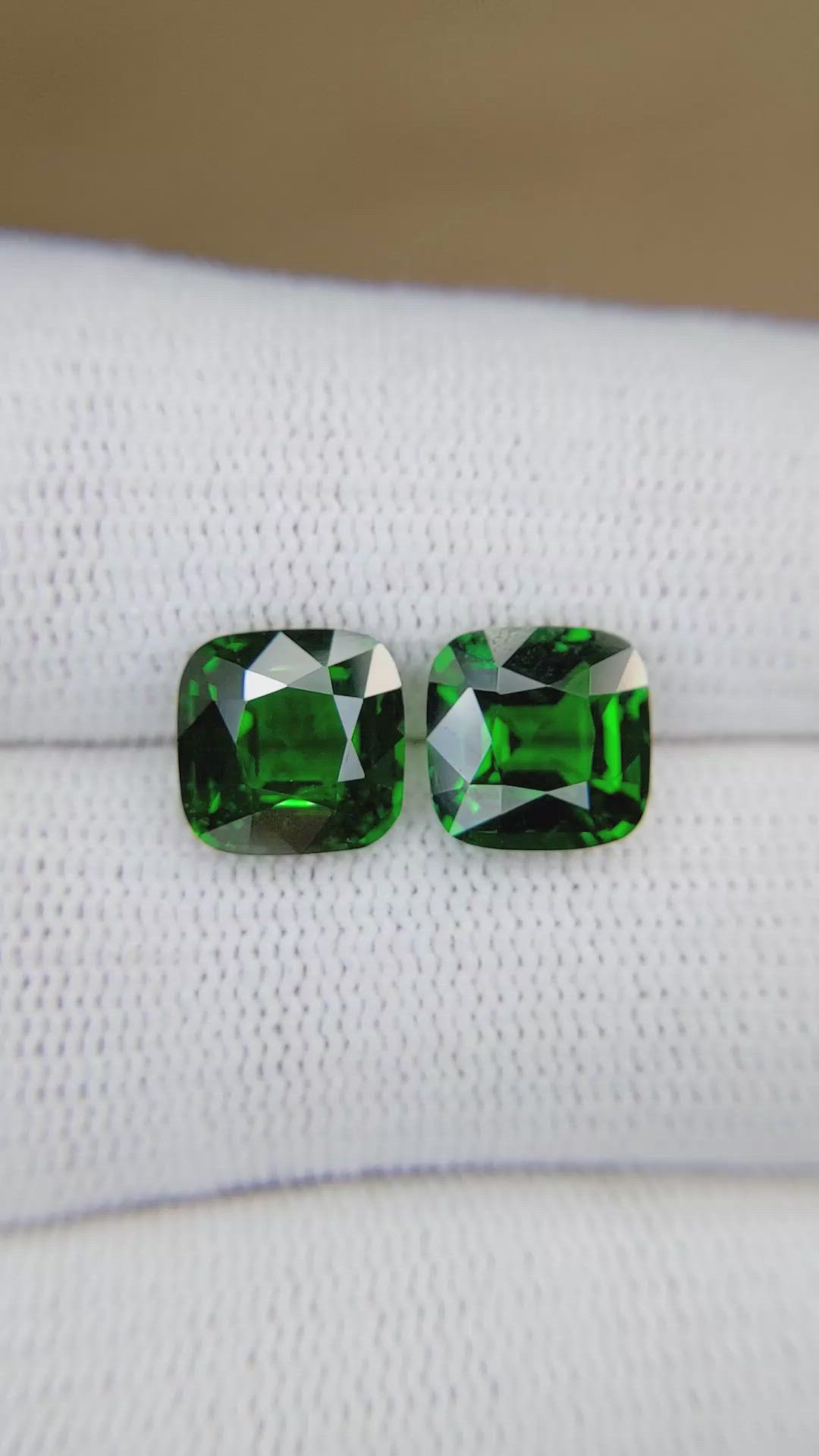 6.11&nbsp;Ct.Tw.Total Carat Weight Tsavorite Garnet Pair from Madagascar Size Video