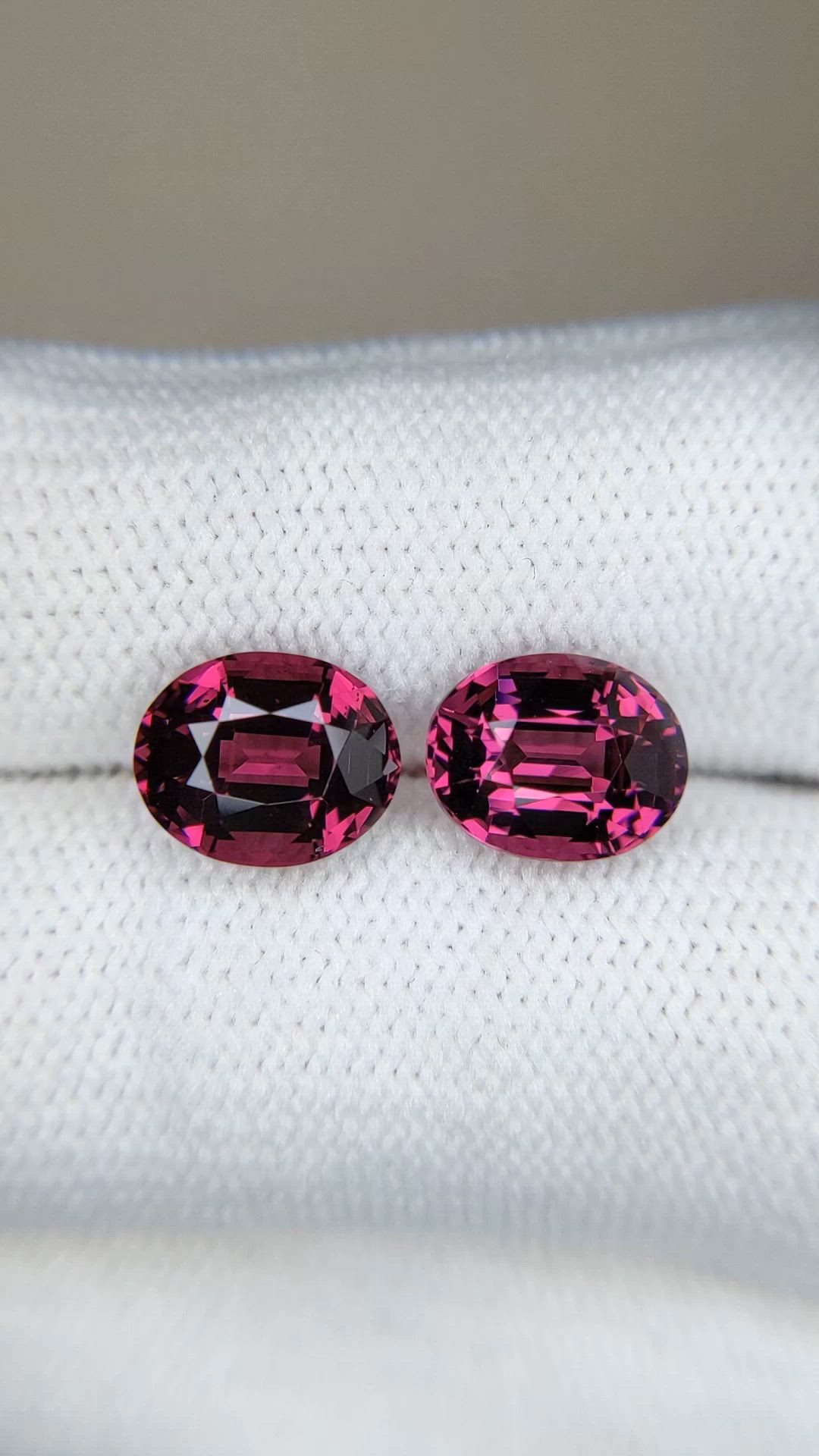 6.00&nbsp;Ct.Tw.Total Carat Weight Purplish Pink Garnet Pair from Tanzania Size Video