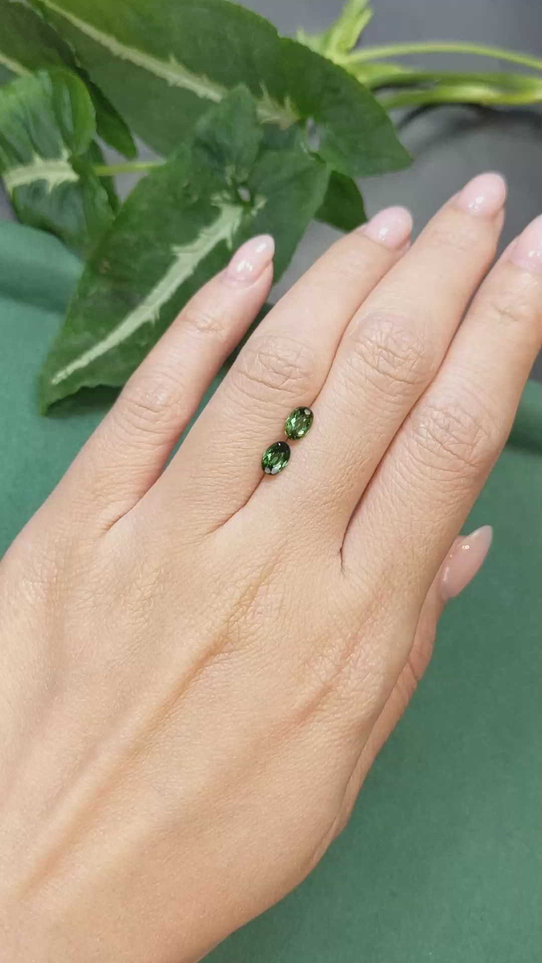 1.01&nbsp;Ct.Tw.Total Carat Weight Green Tourmaline Pair from Brazil Size Video
