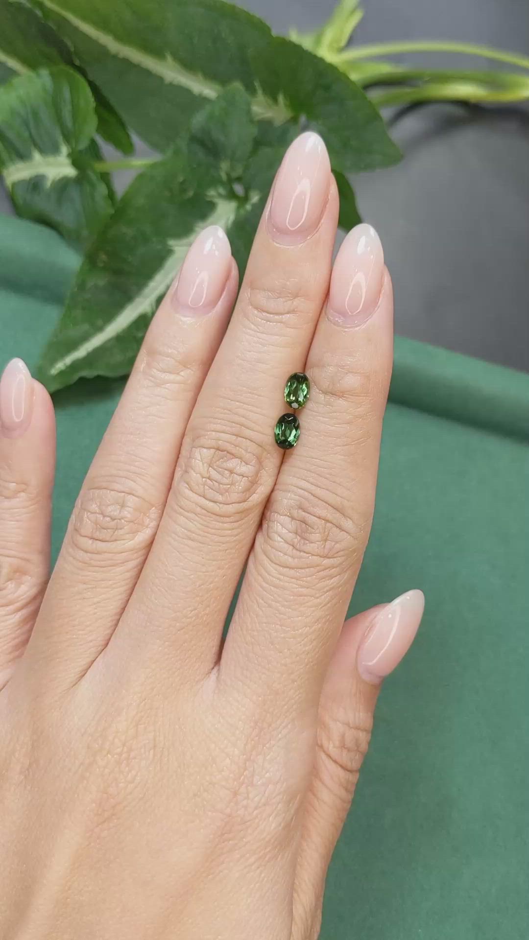 1.01&nbsp;Ct.Tw.Total Carat Weight Green Tourmaline Pair from Brazil Size Video